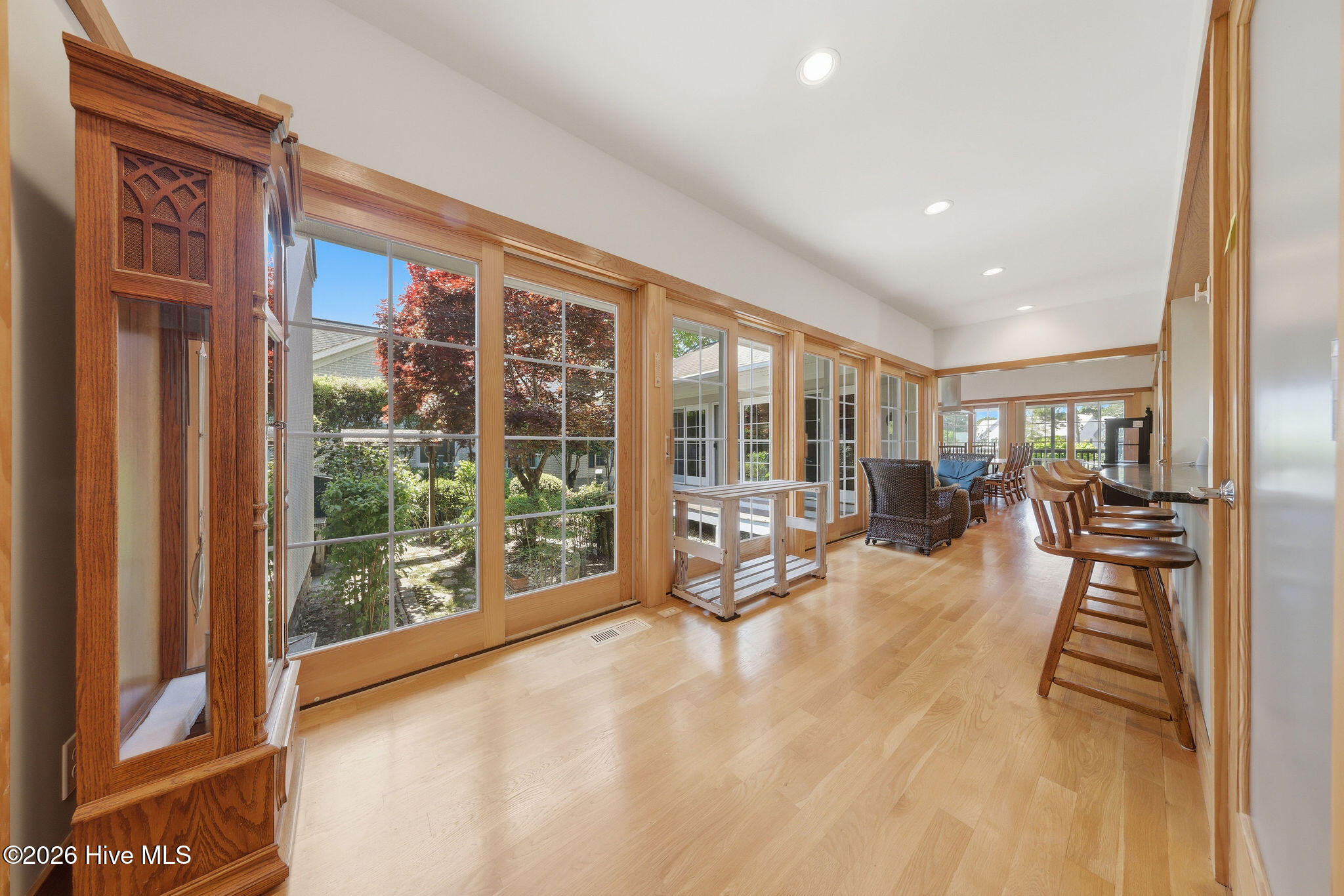 100569152 | Photo 14