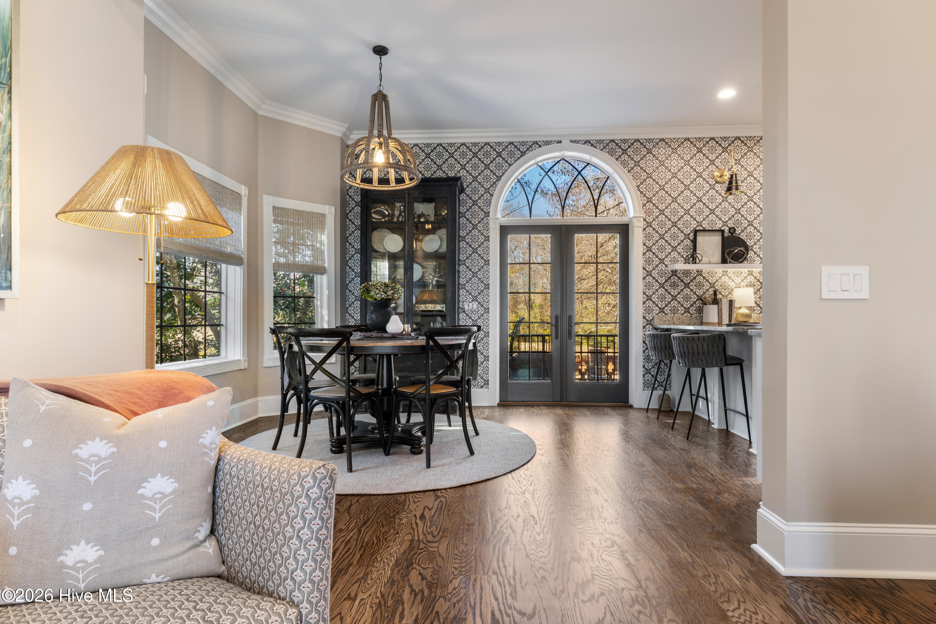 100549832 | Photo 19