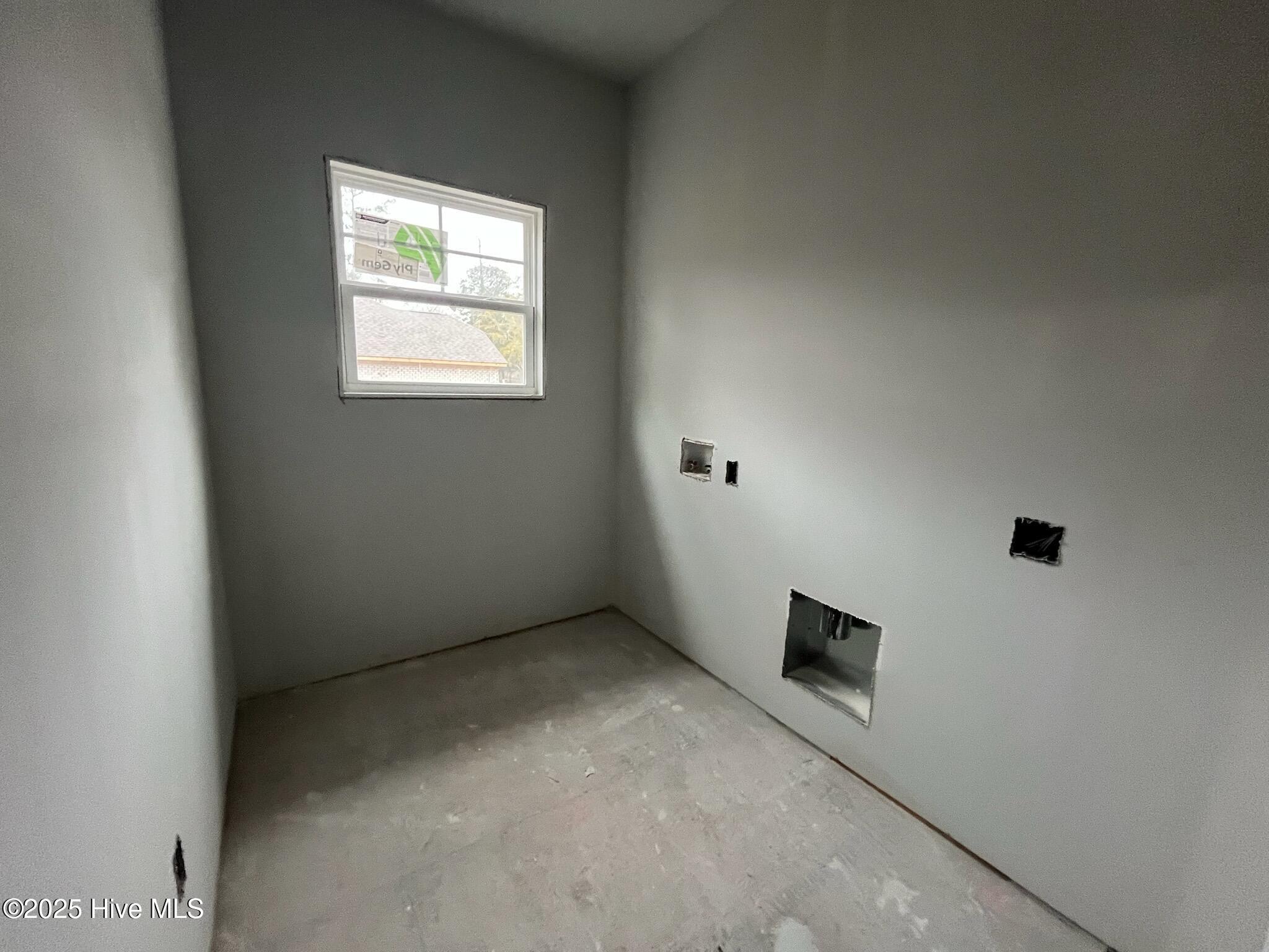 100527021 | Photo 25