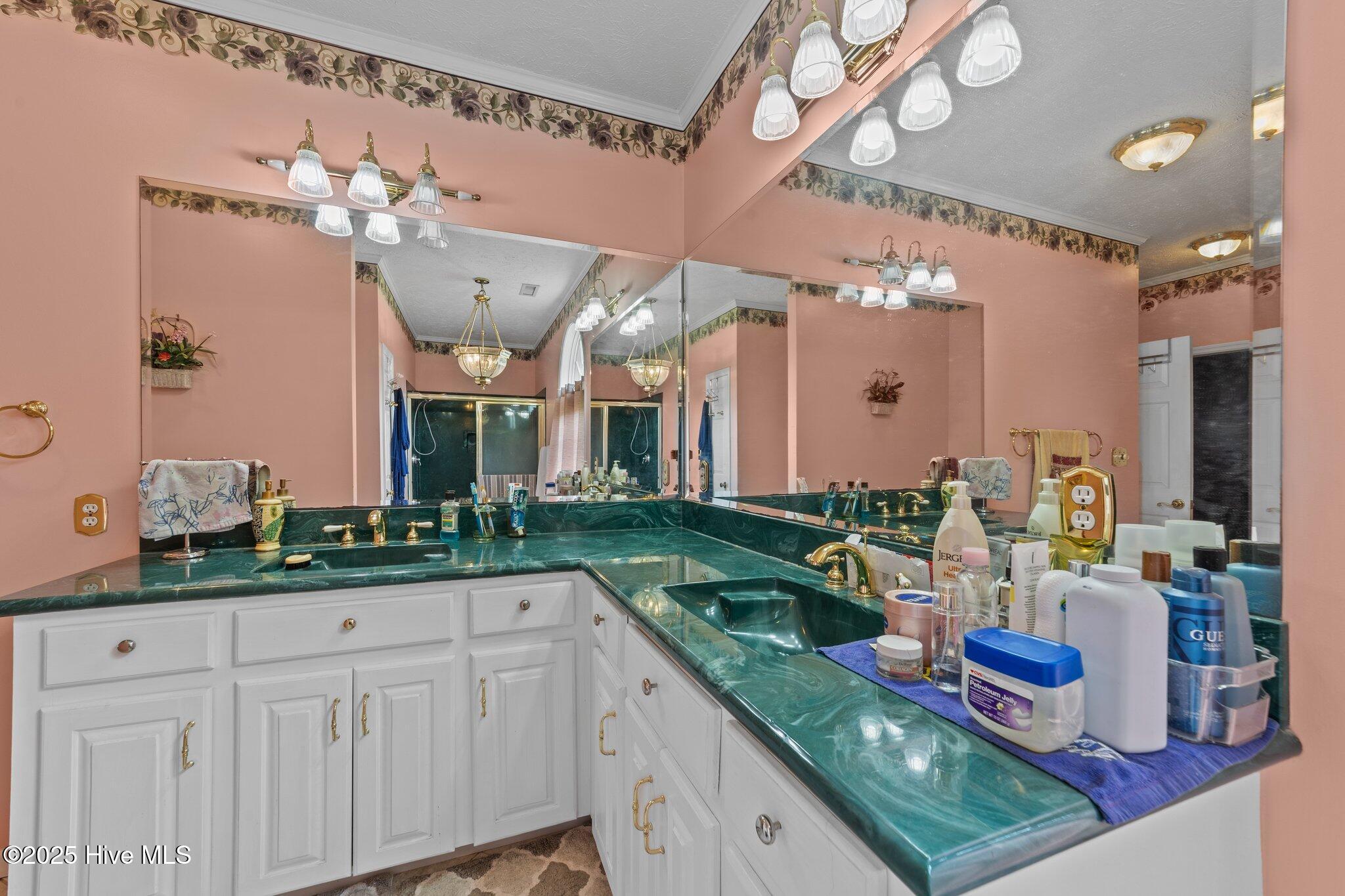 100513864 | Photo 37