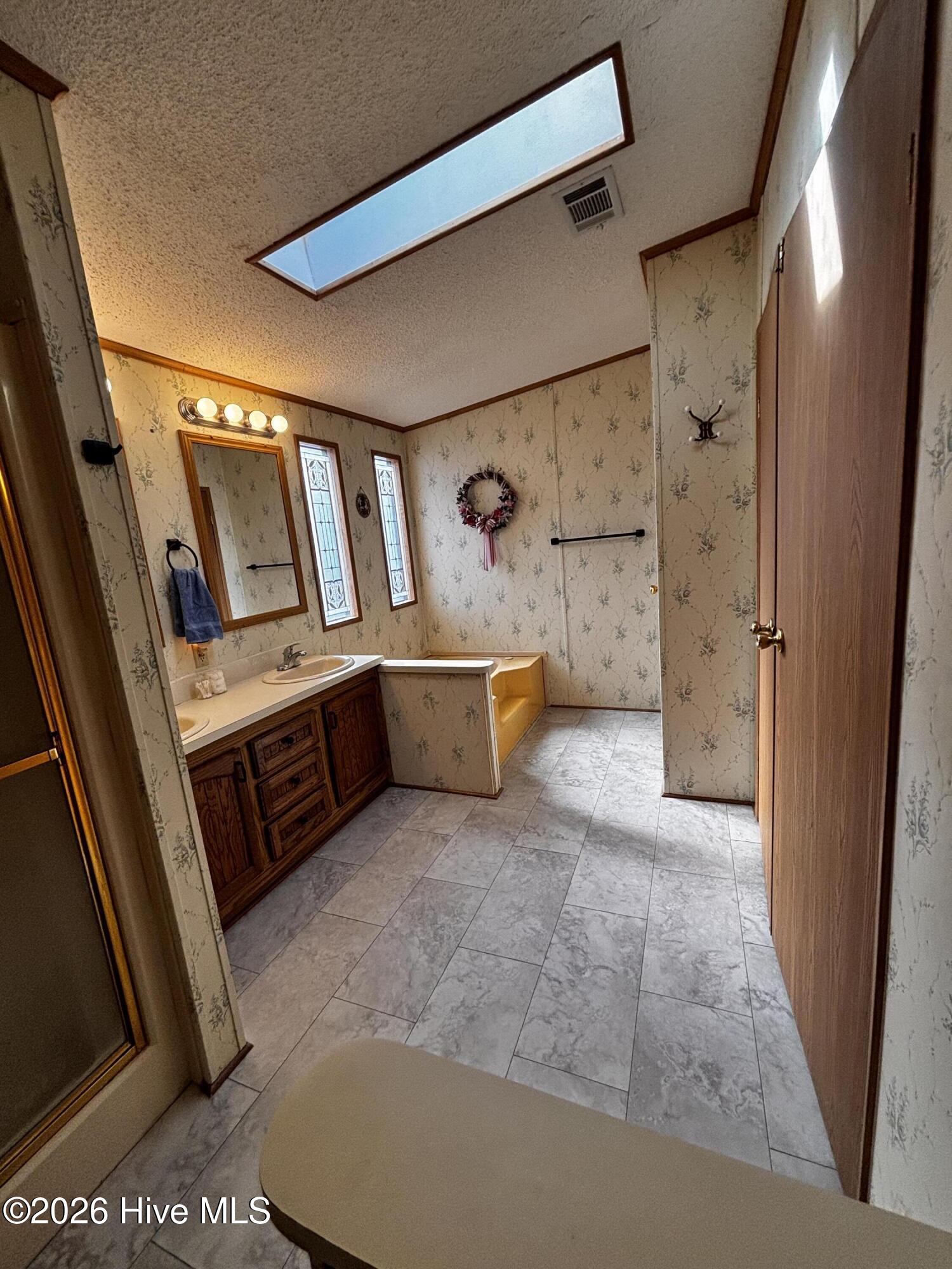 100532142 | Photo 21