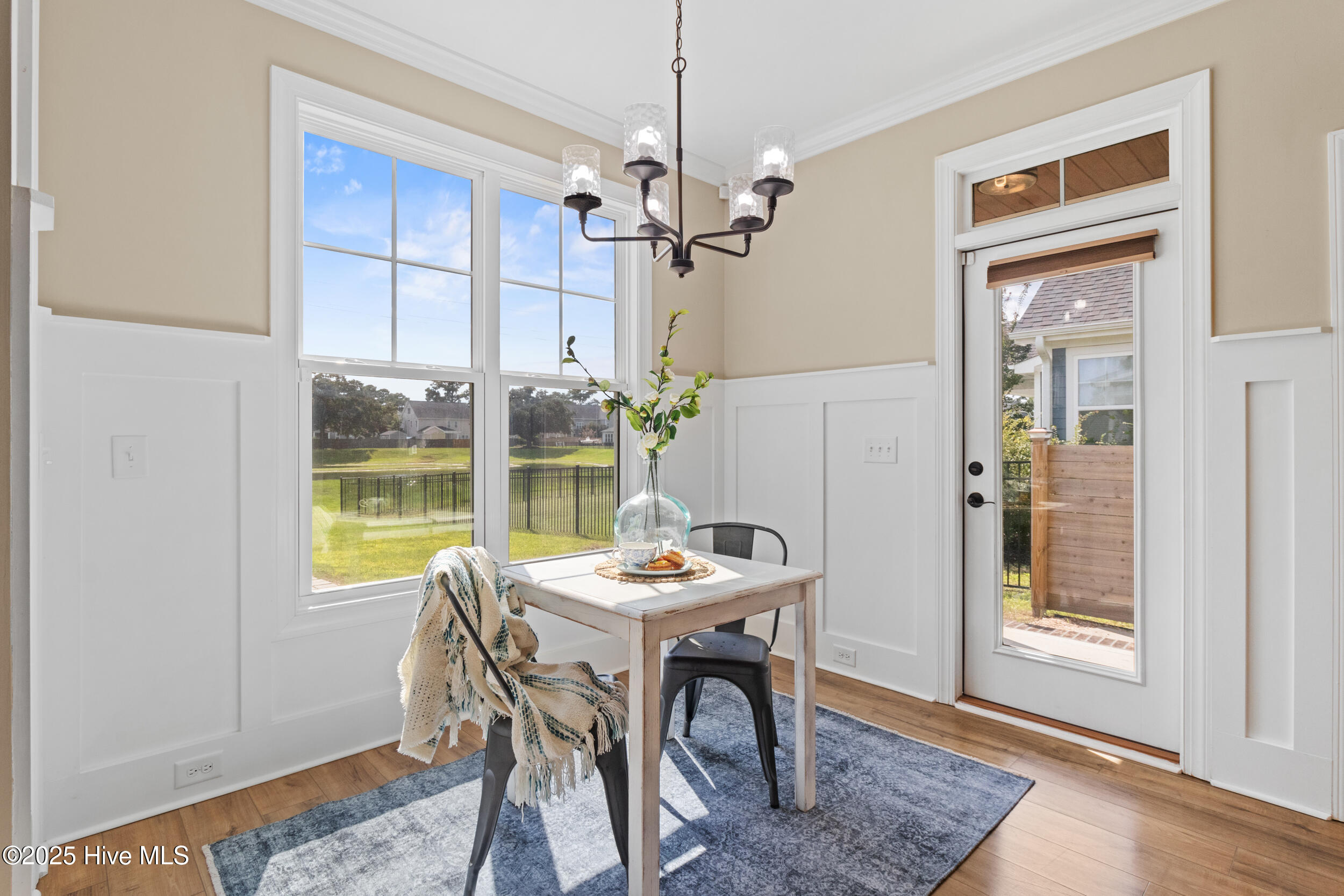 100528109 | Photo 19