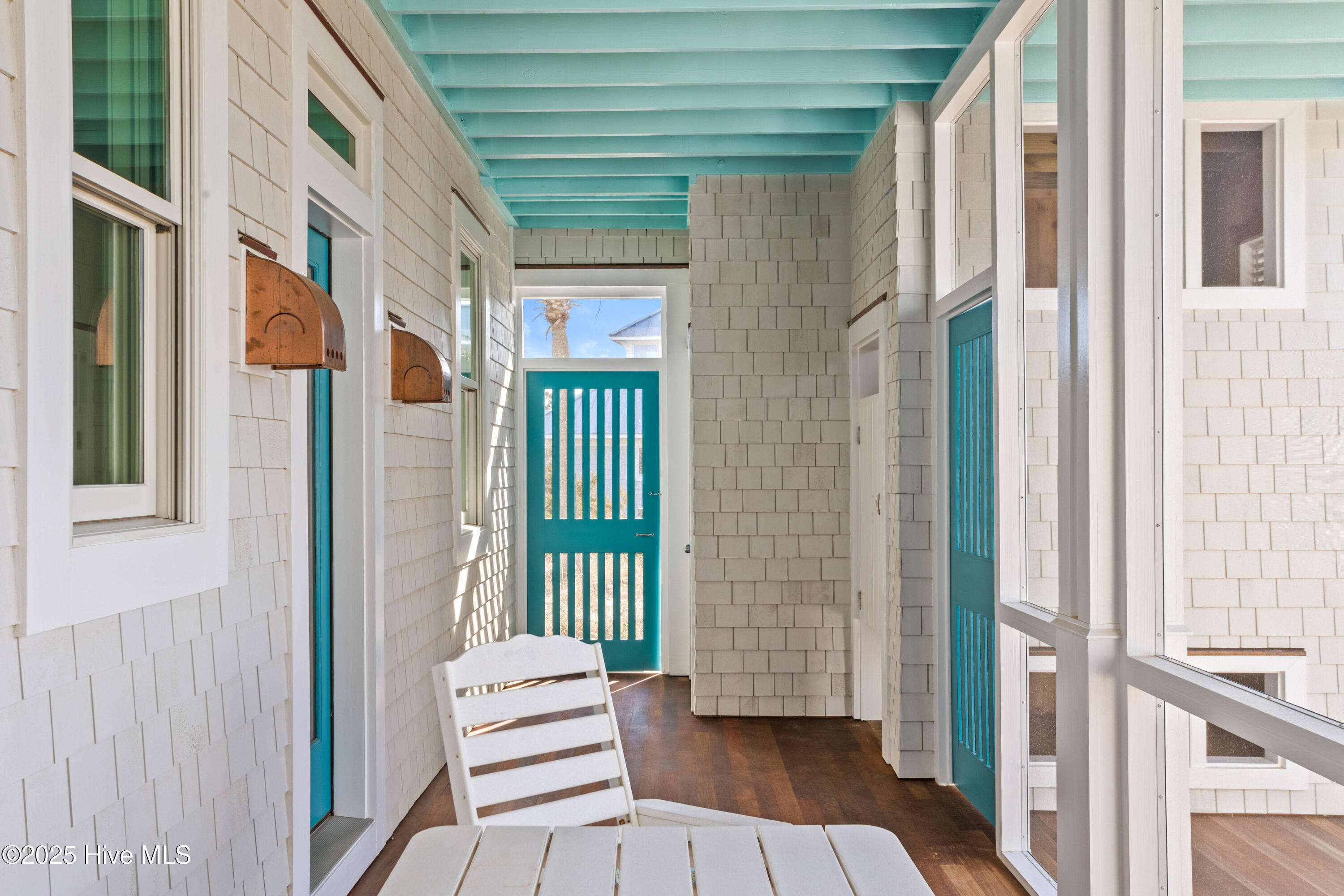 100494398 | Photo 40