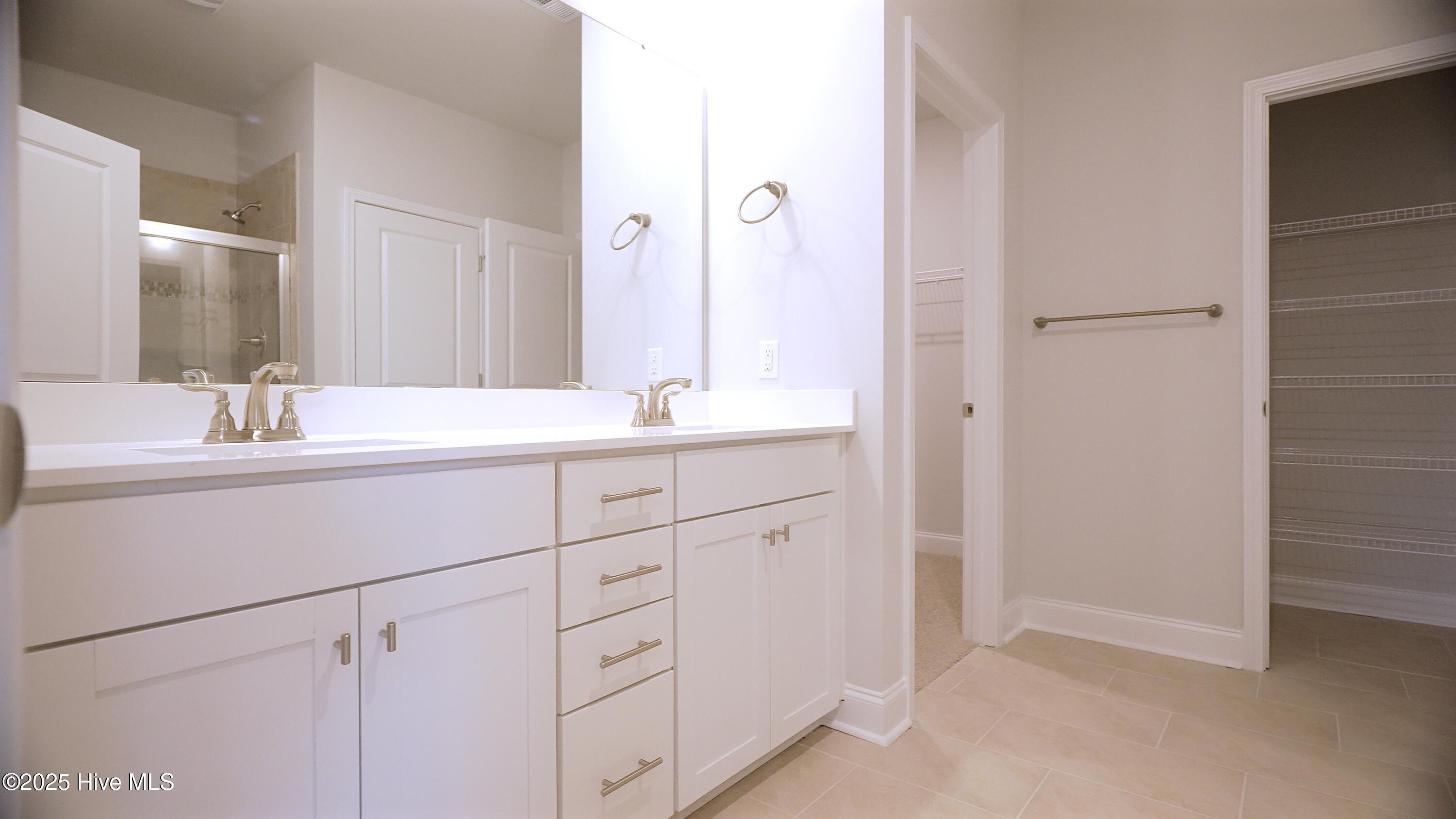 100424929 | Photo 17