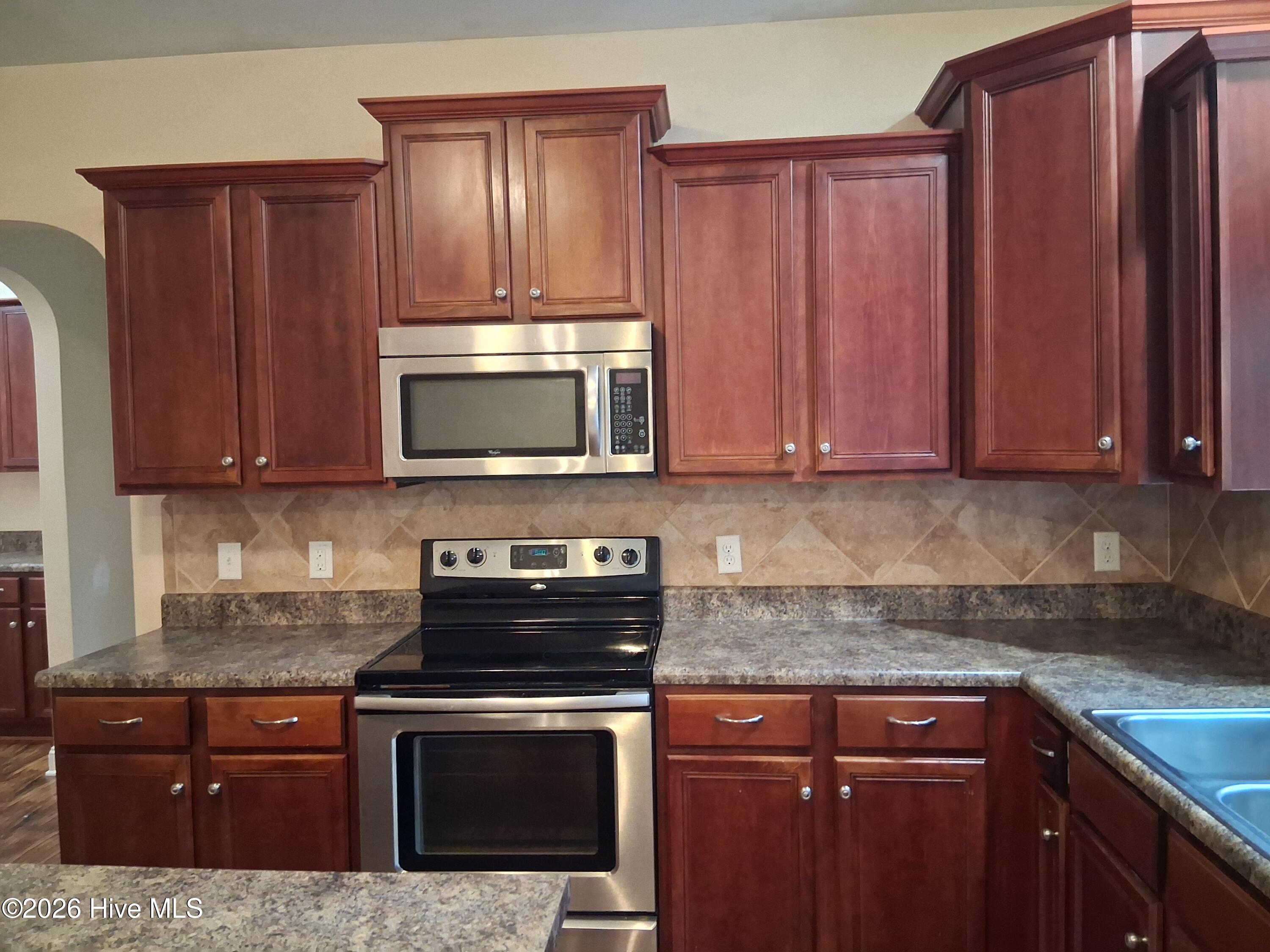 100504331 | Photo 16