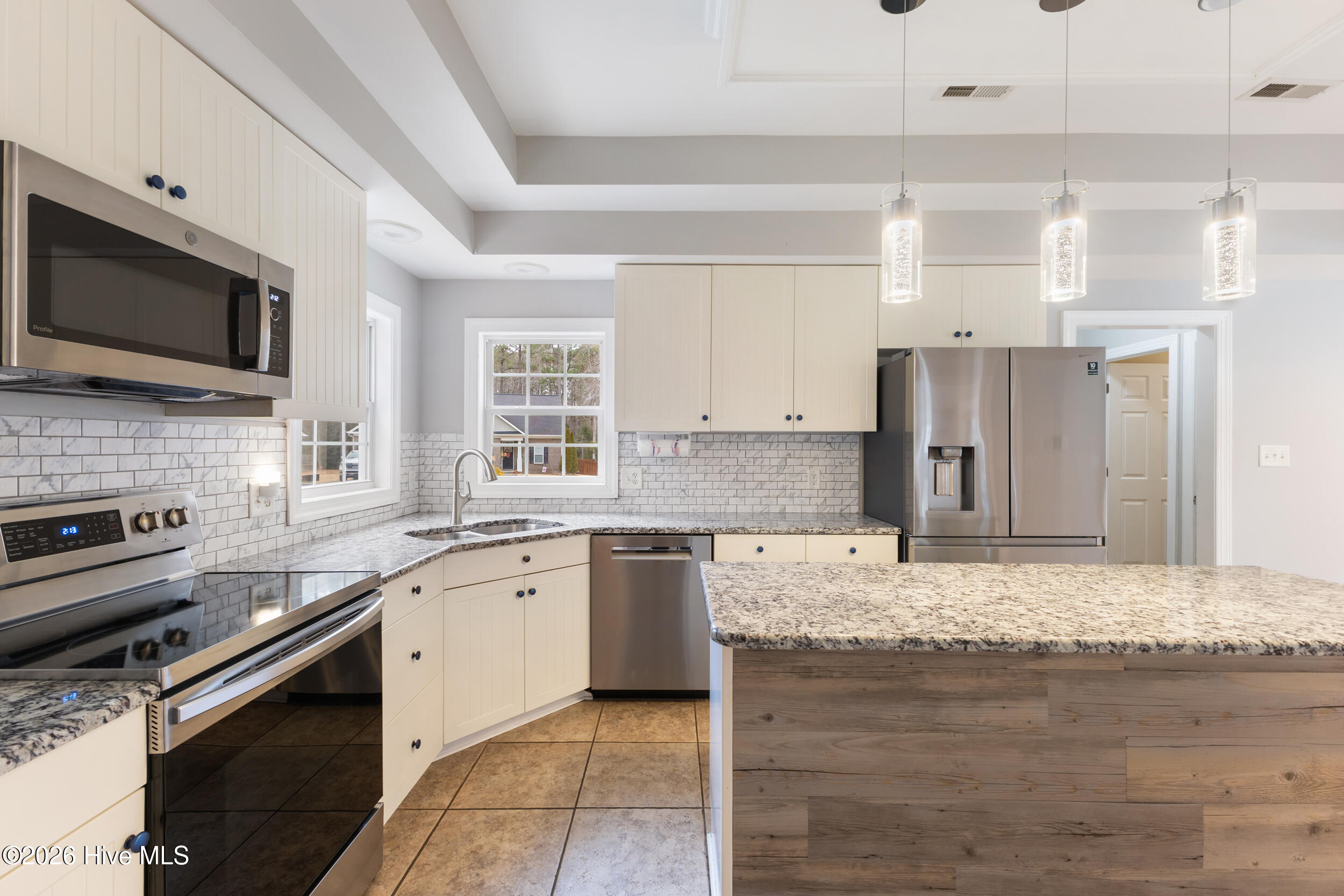 100557722 | Photo 11