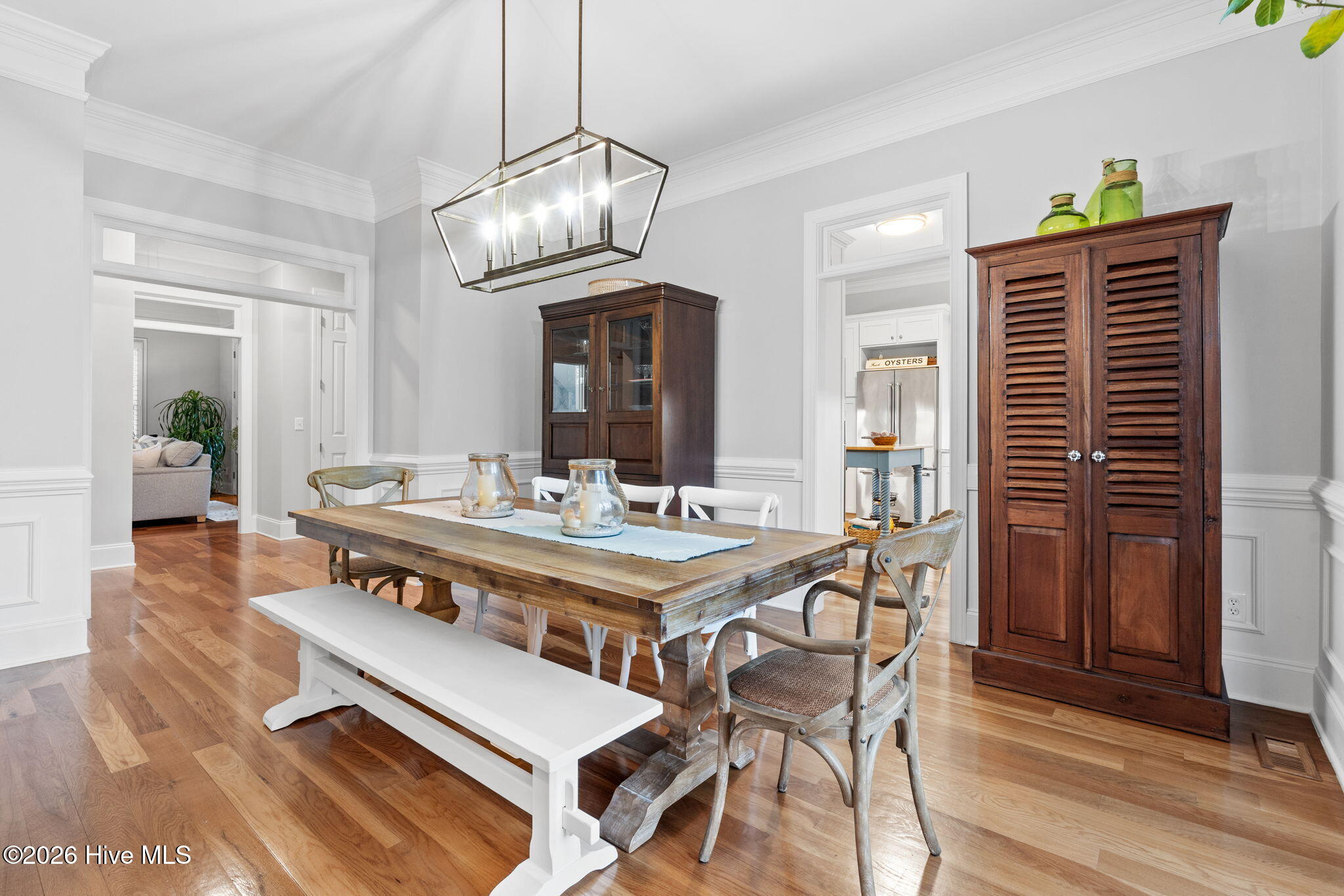 100549864 | Photo 11