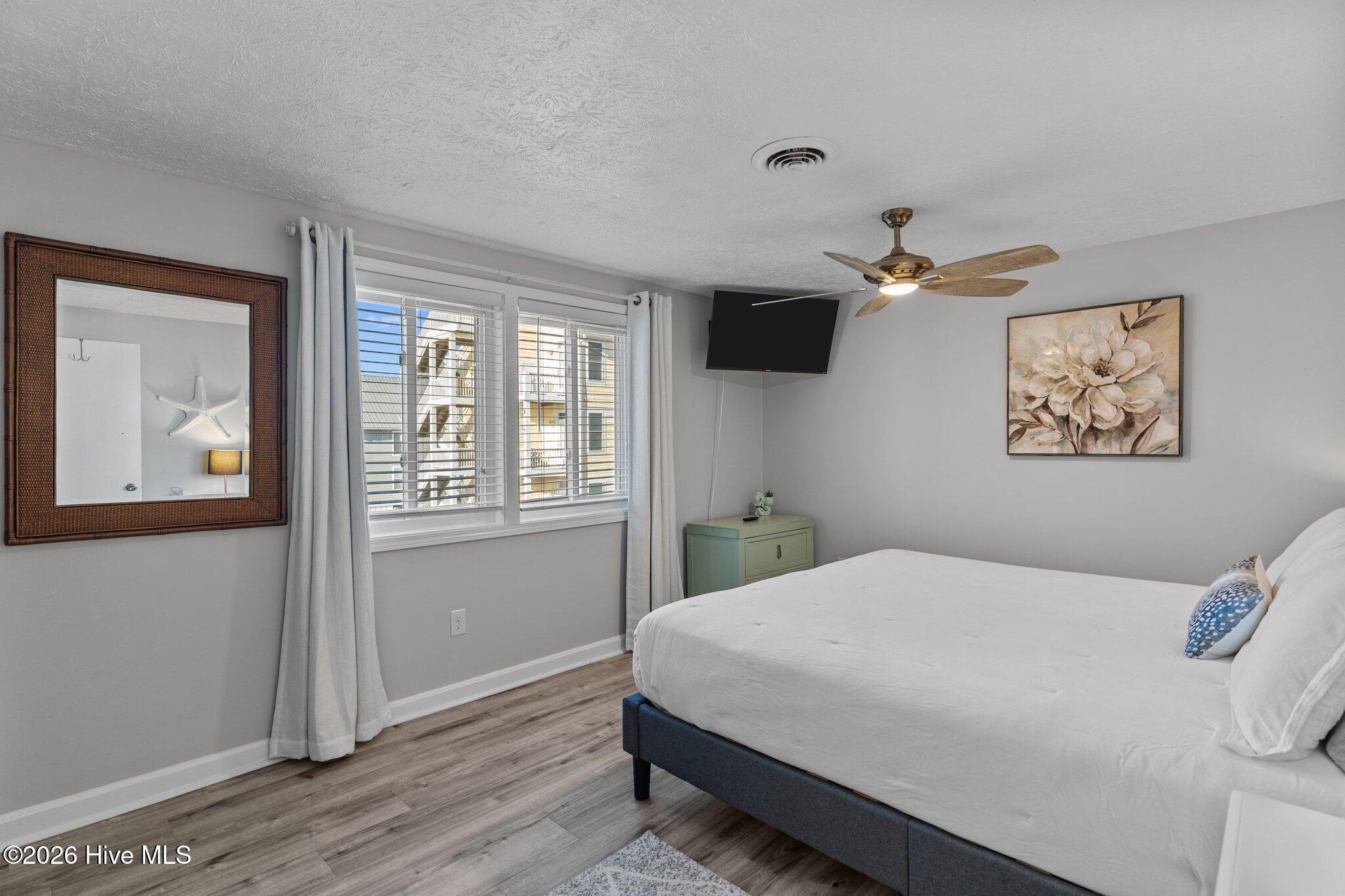 100562562 | Photo 10