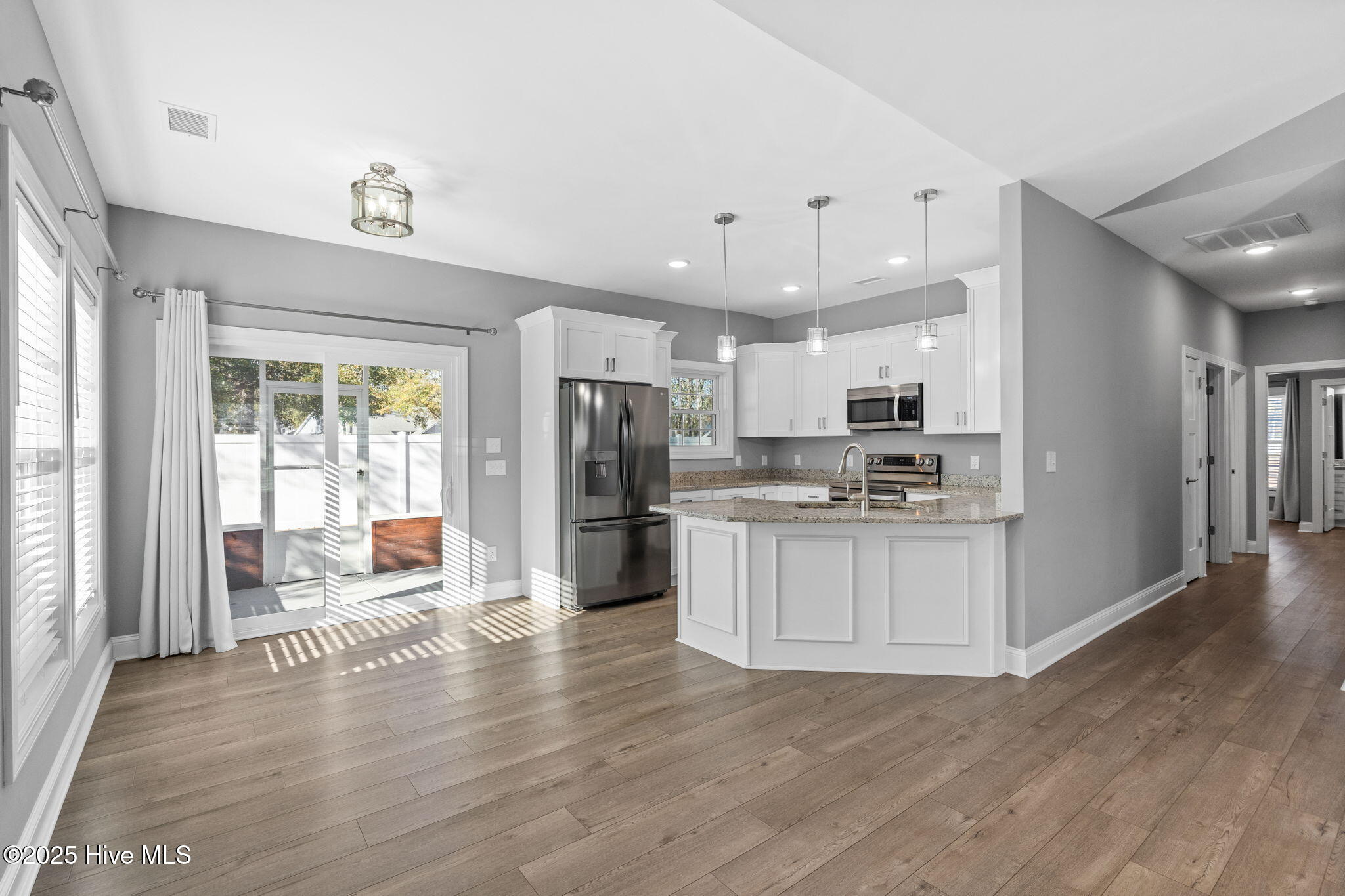 100544507 | Photo 15