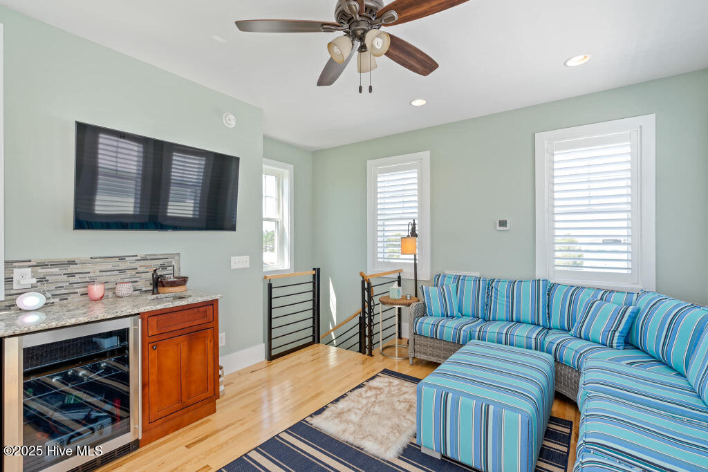 100509824 | Photo 30