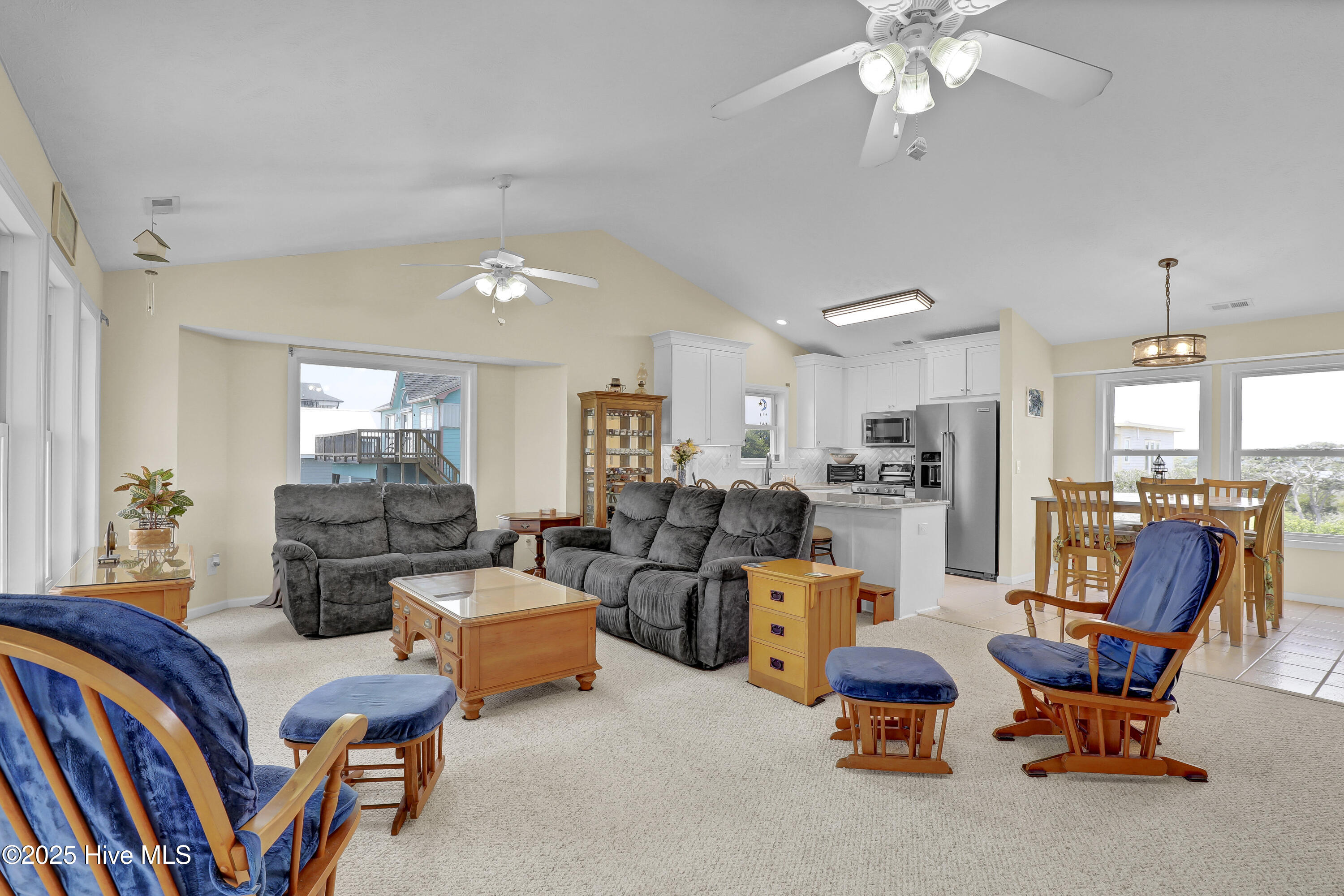 100548712 | Photo 13