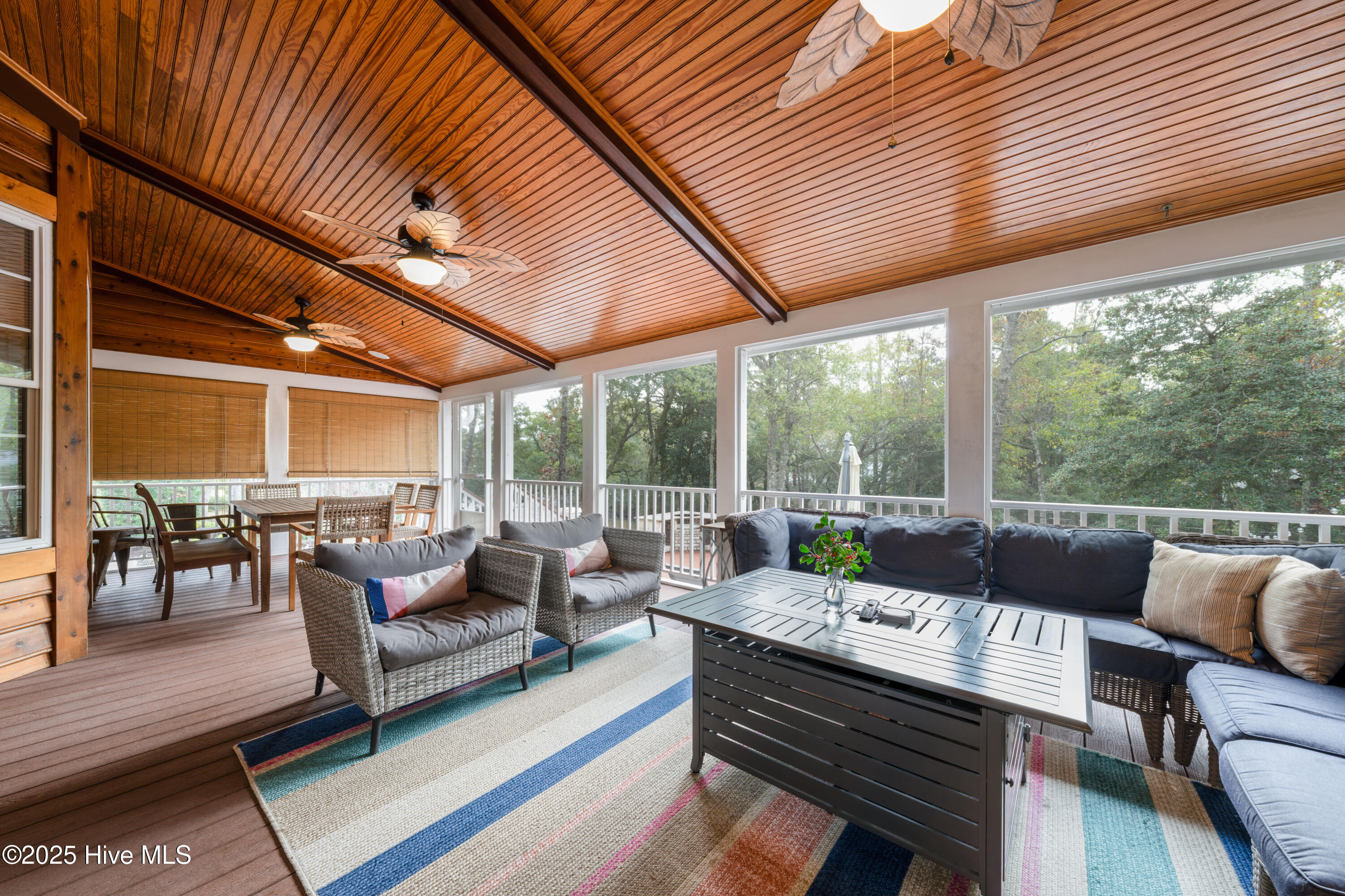 100544767 | Photo 42