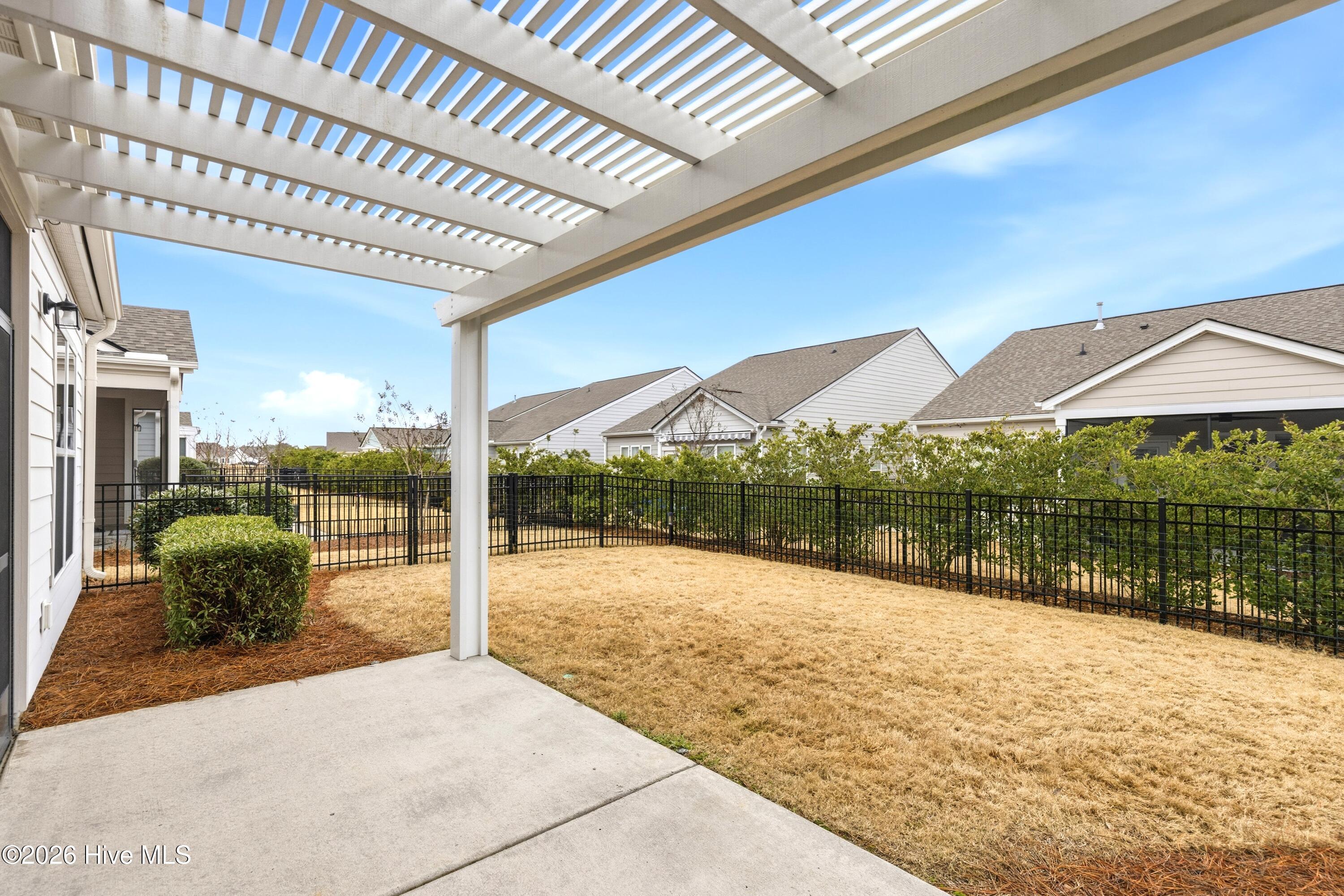 100553479 | Photo 30