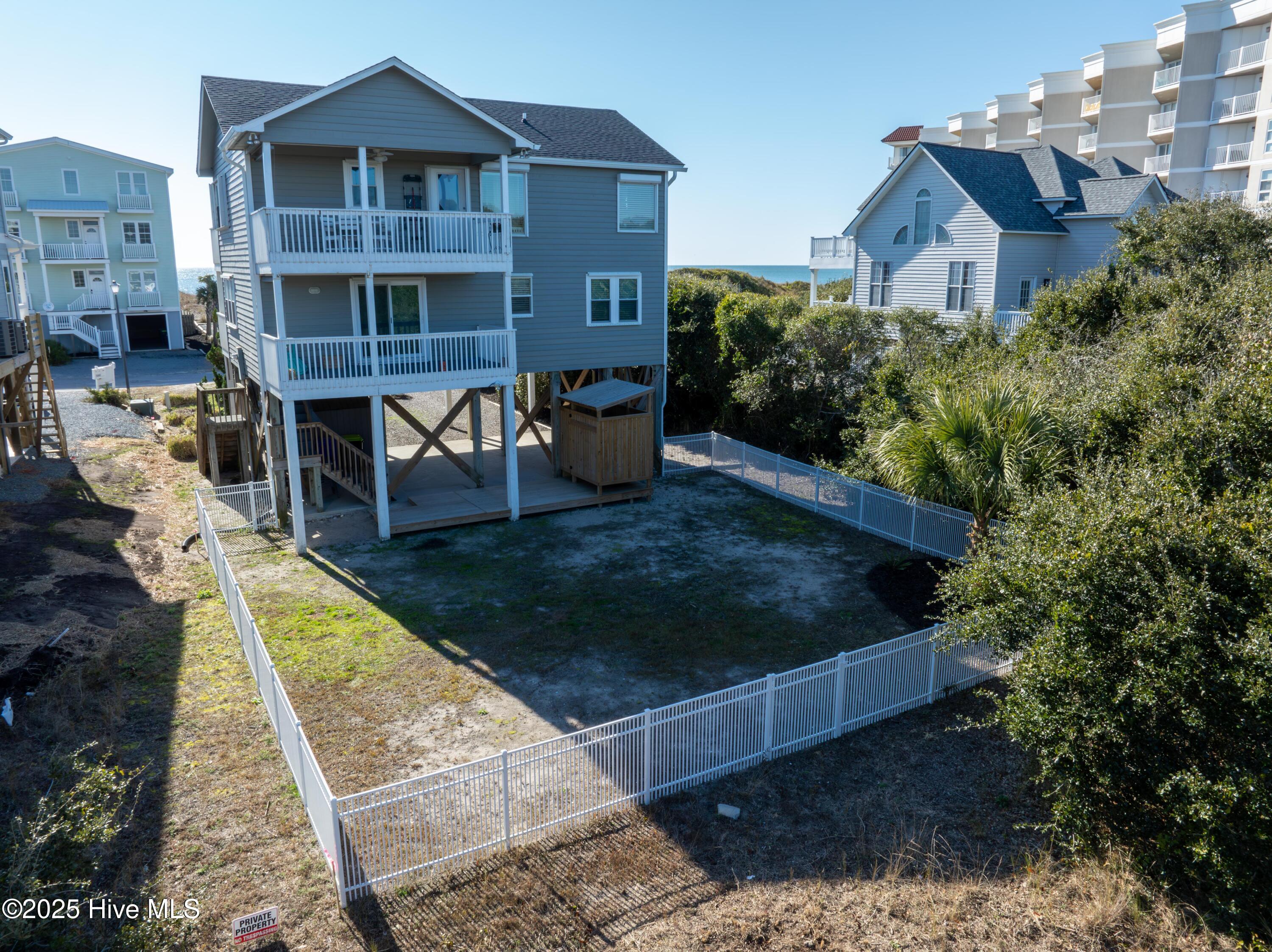 100517533 | Photo 43