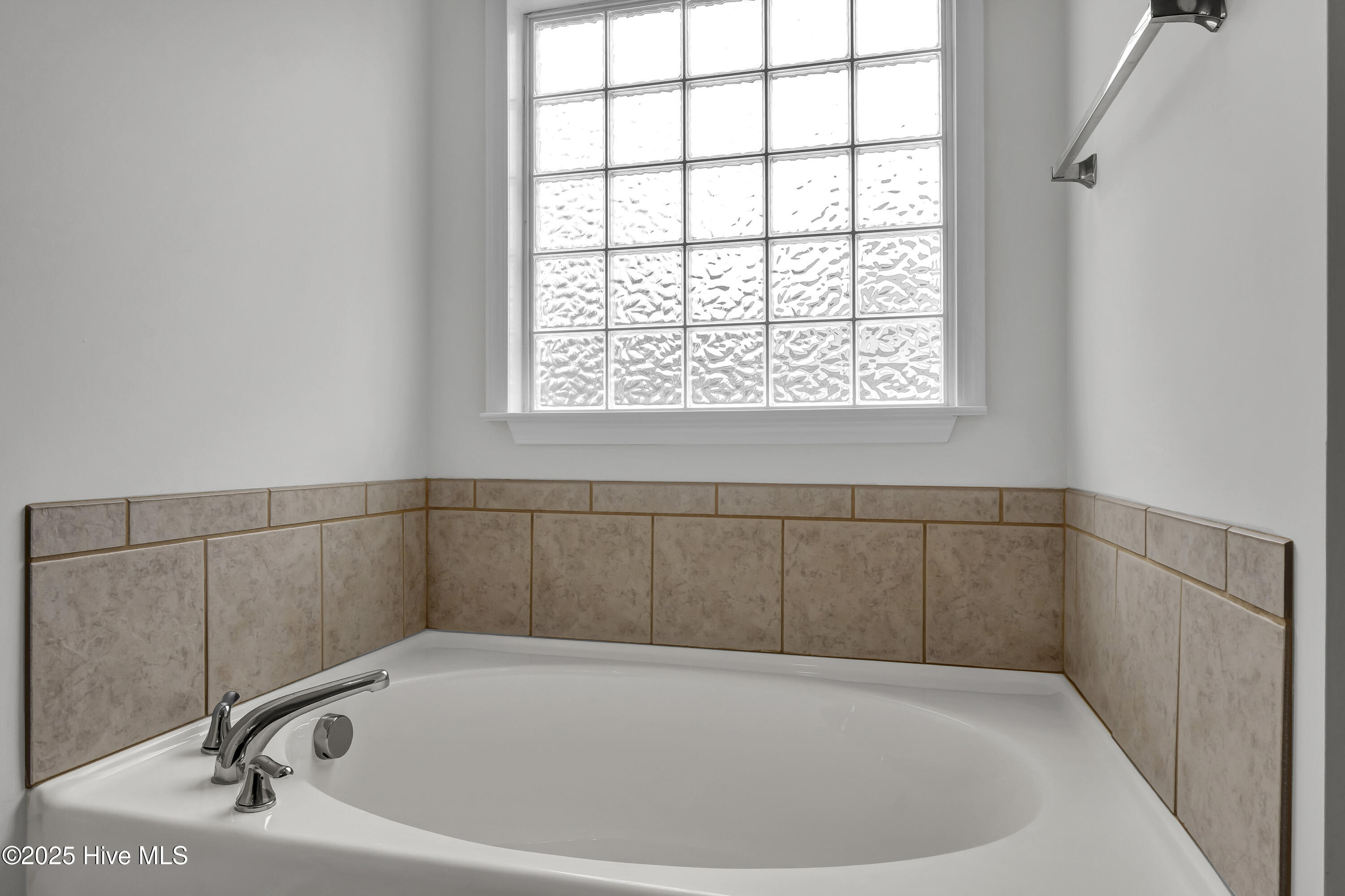 100488787 | Photo 19