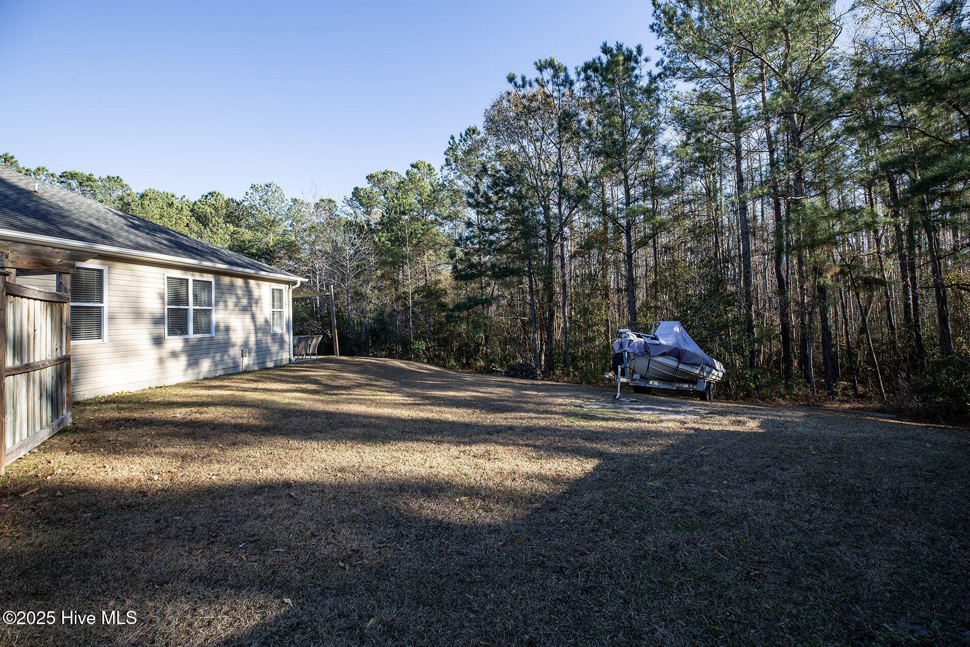 100546860 | Photo 23