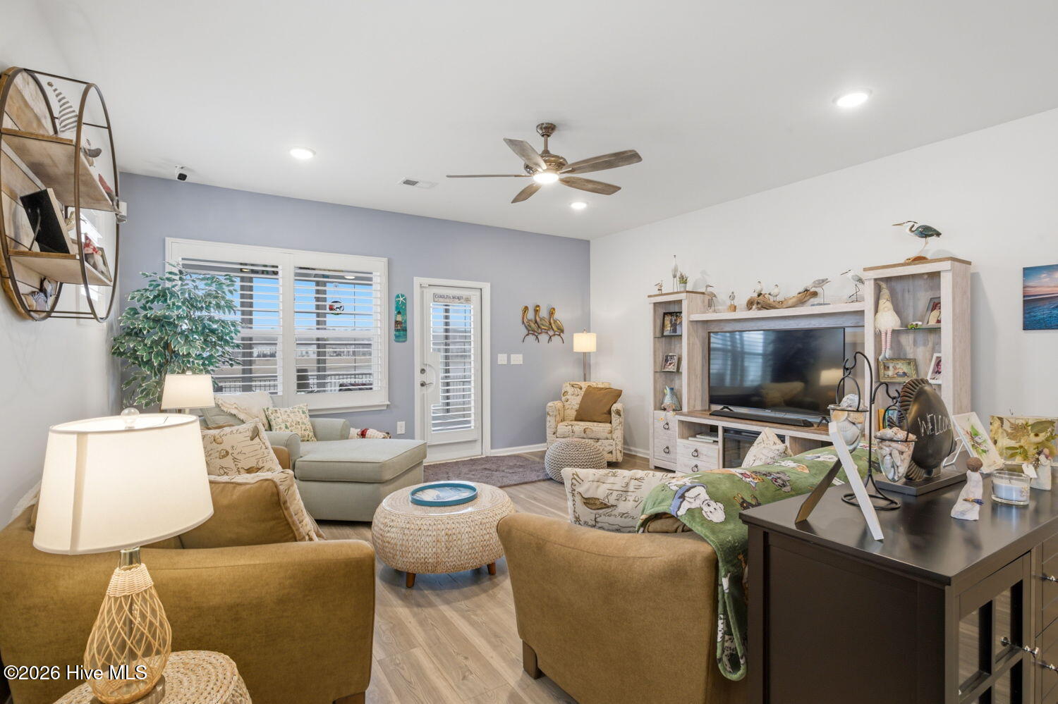 100555393 | Photo 14