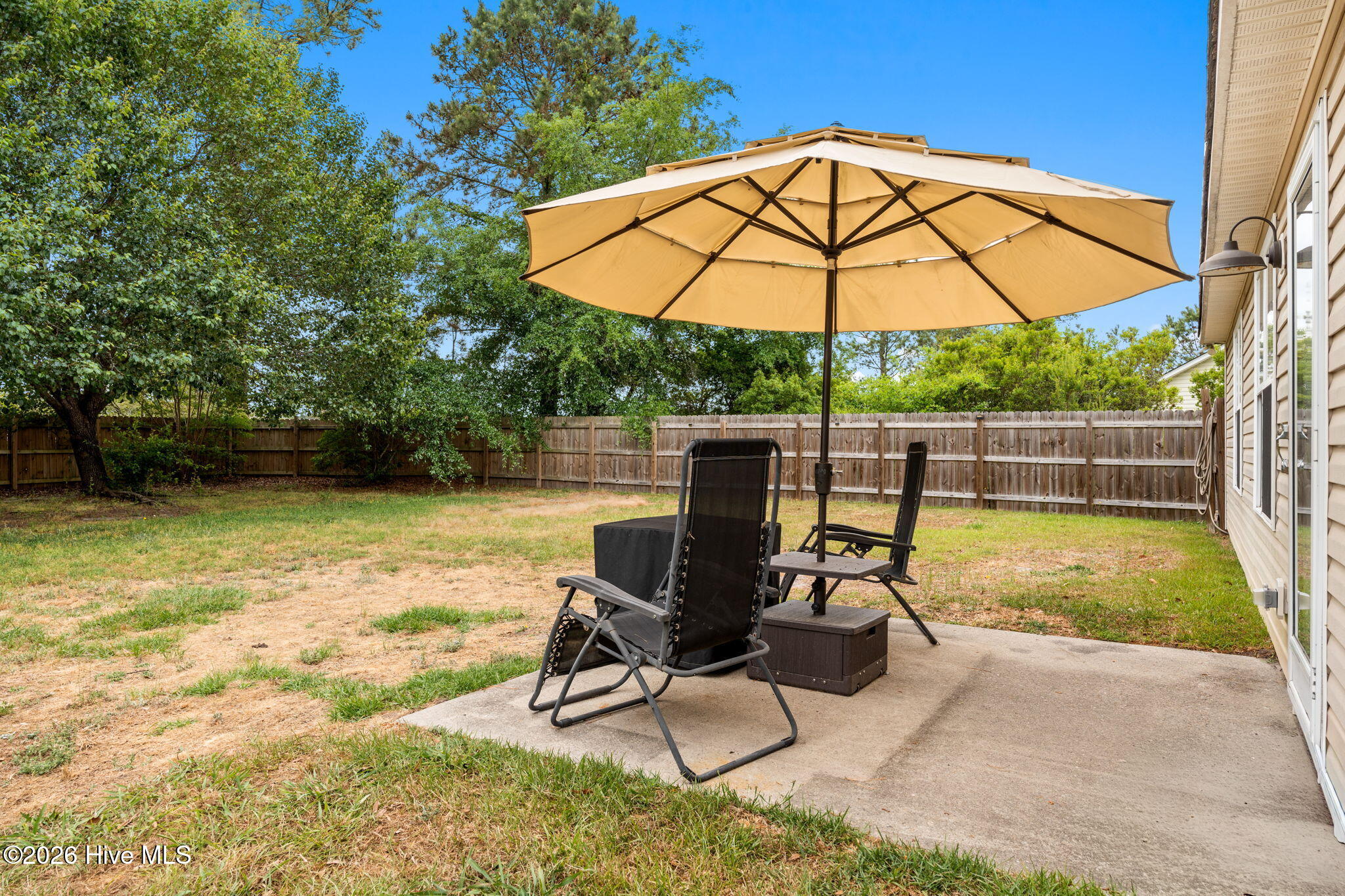 100570362 | Photo 24