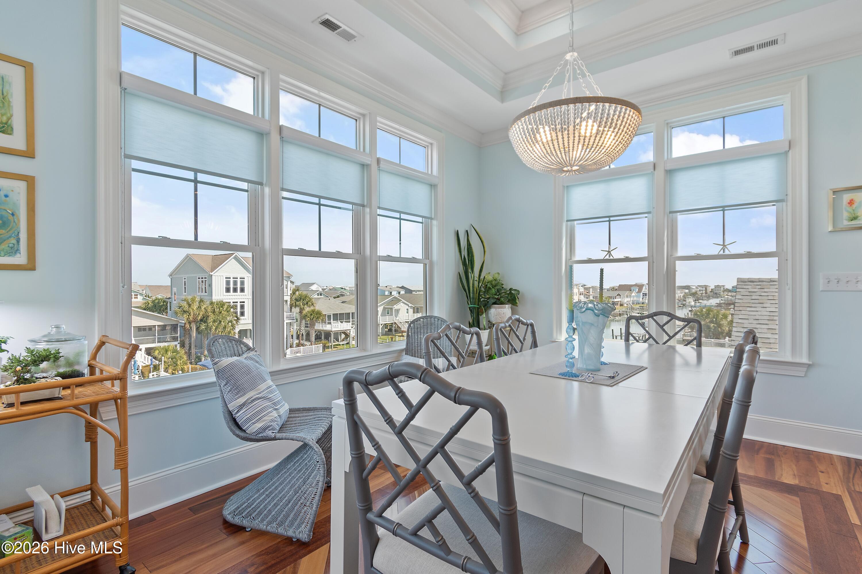 100562772 | Photo 36