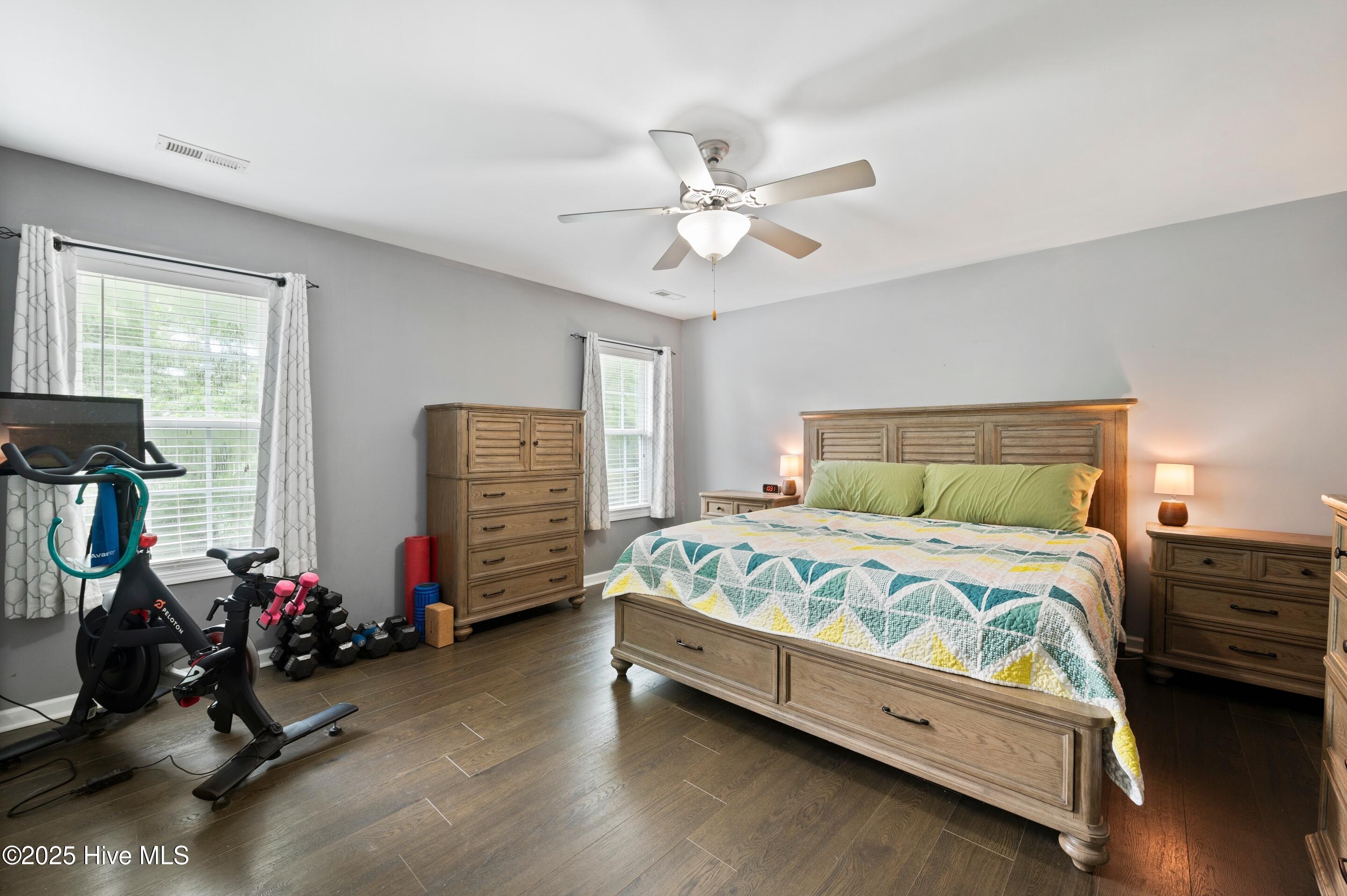 100523069 | Photo 18