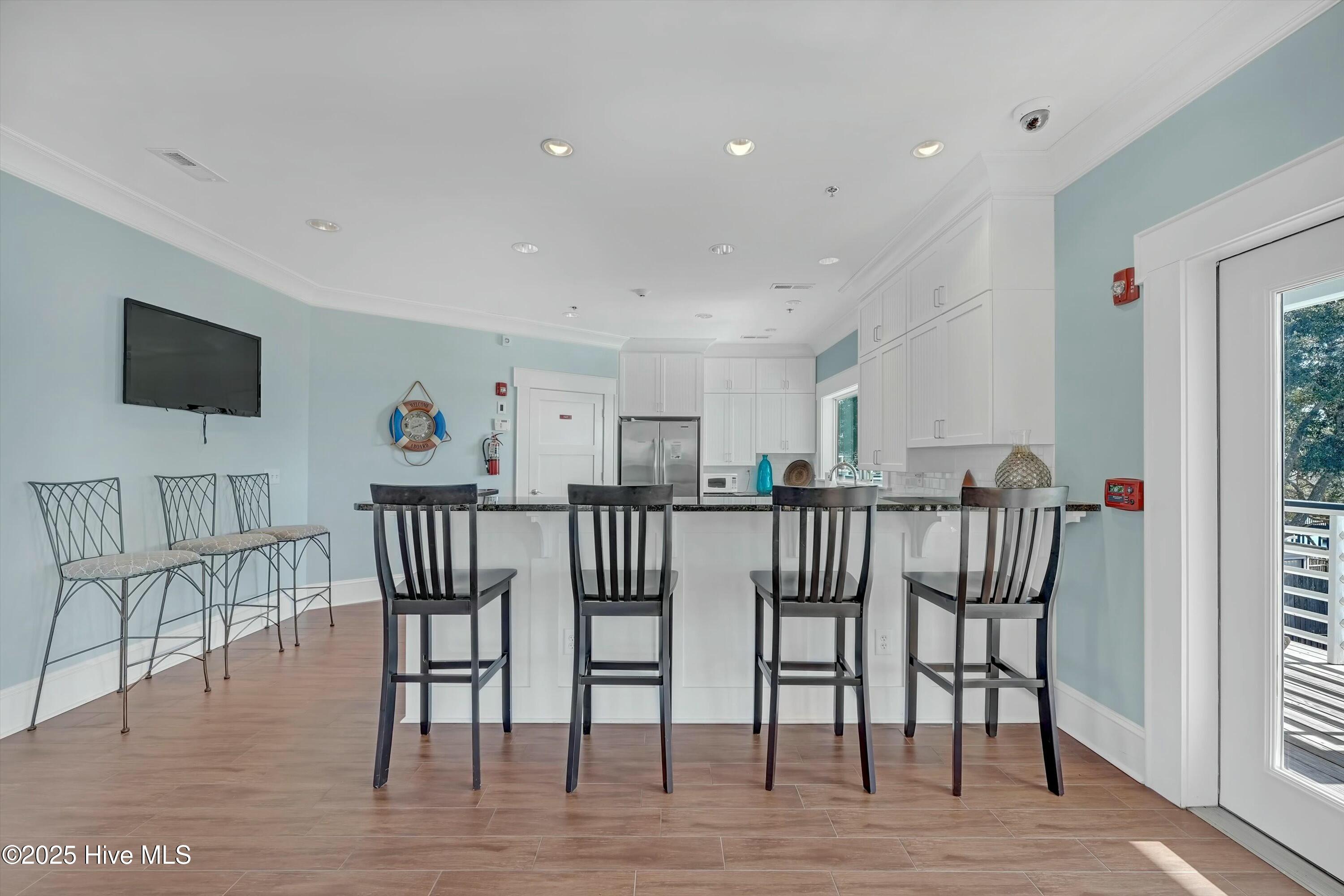 100483051 | Photo 45