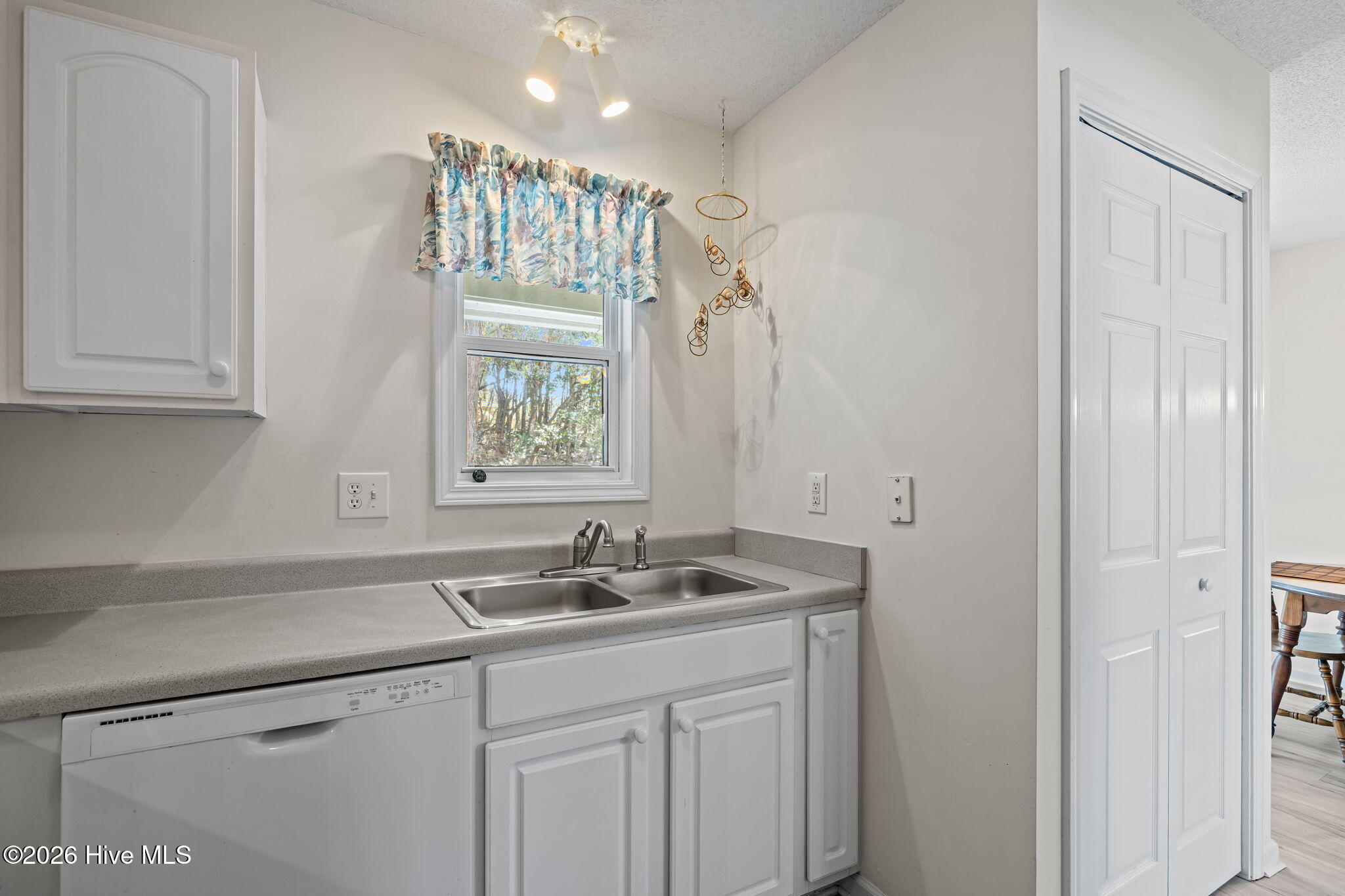 100557807 | Photo 10