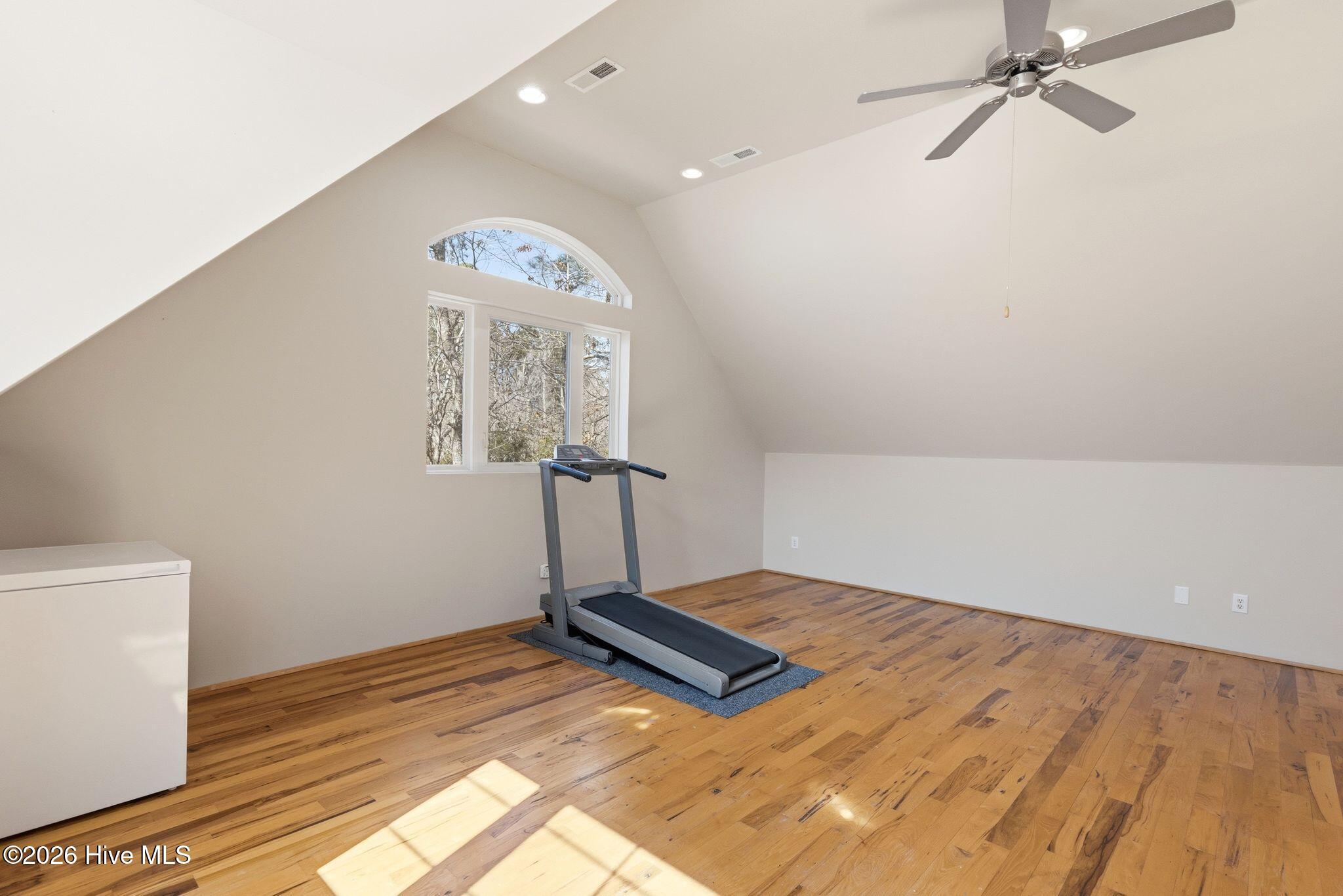 100555834 | Photo 53