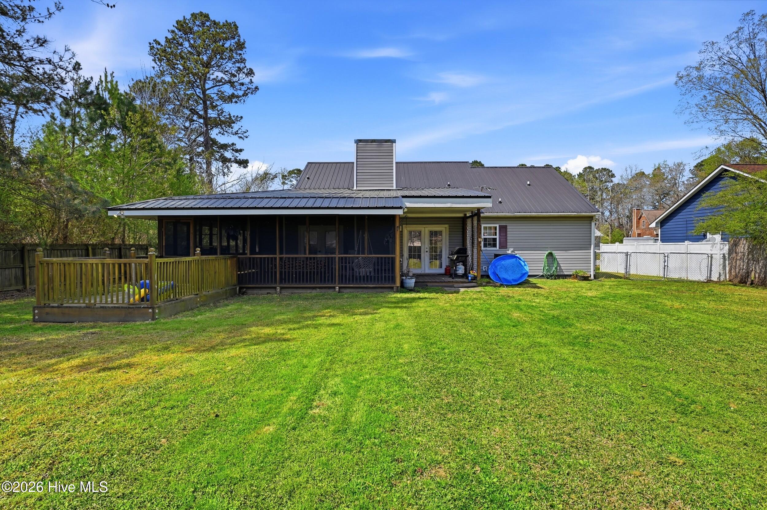 100562162 | Photo 30