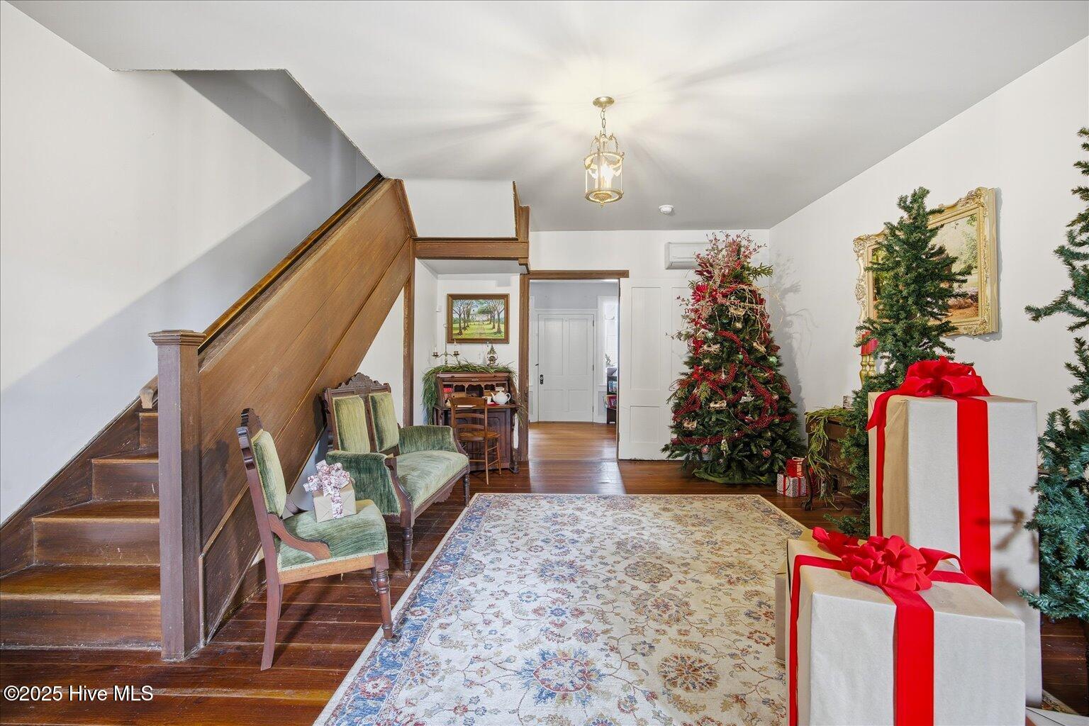 100545633 | Photo 27