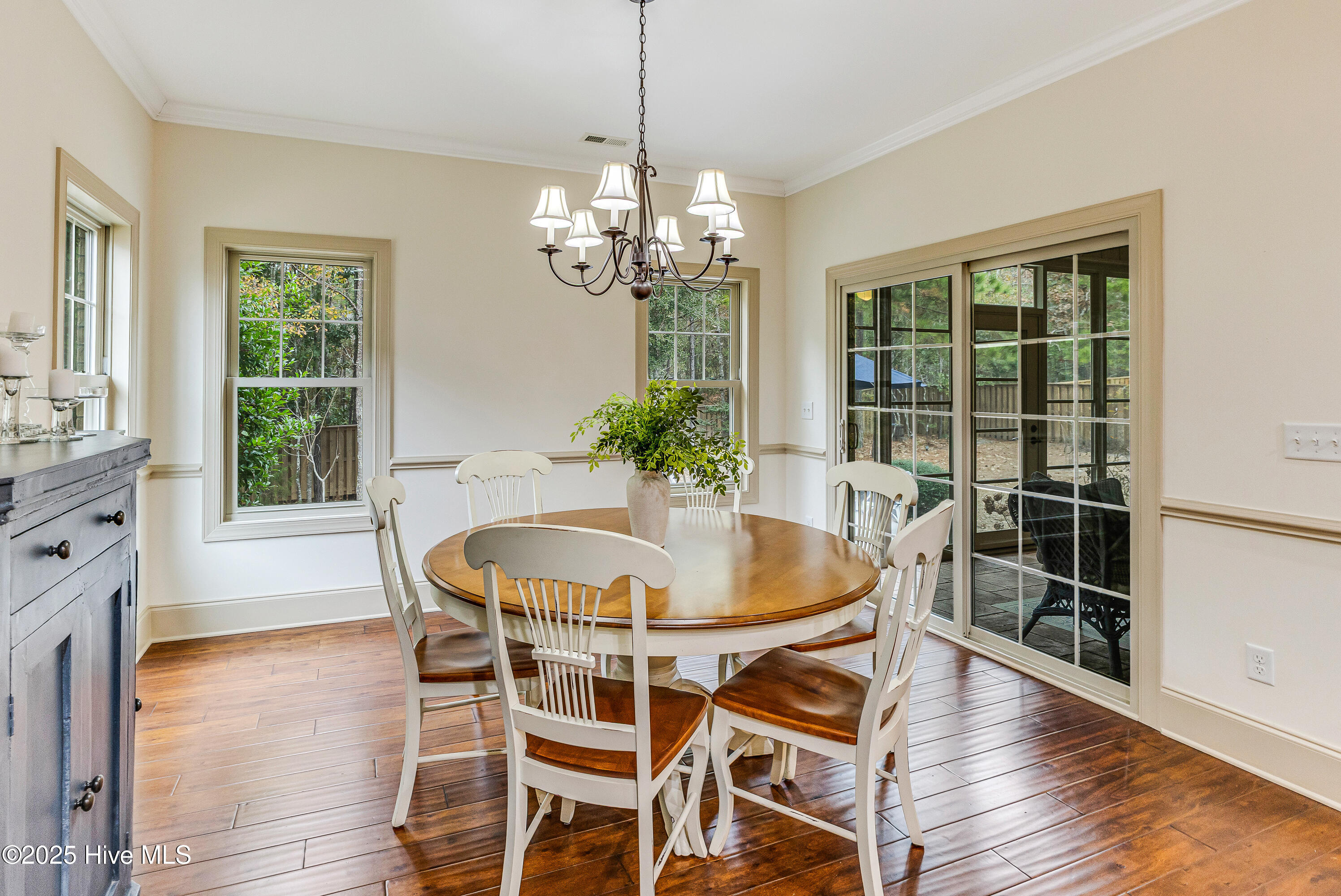 100546218 | Photo 24