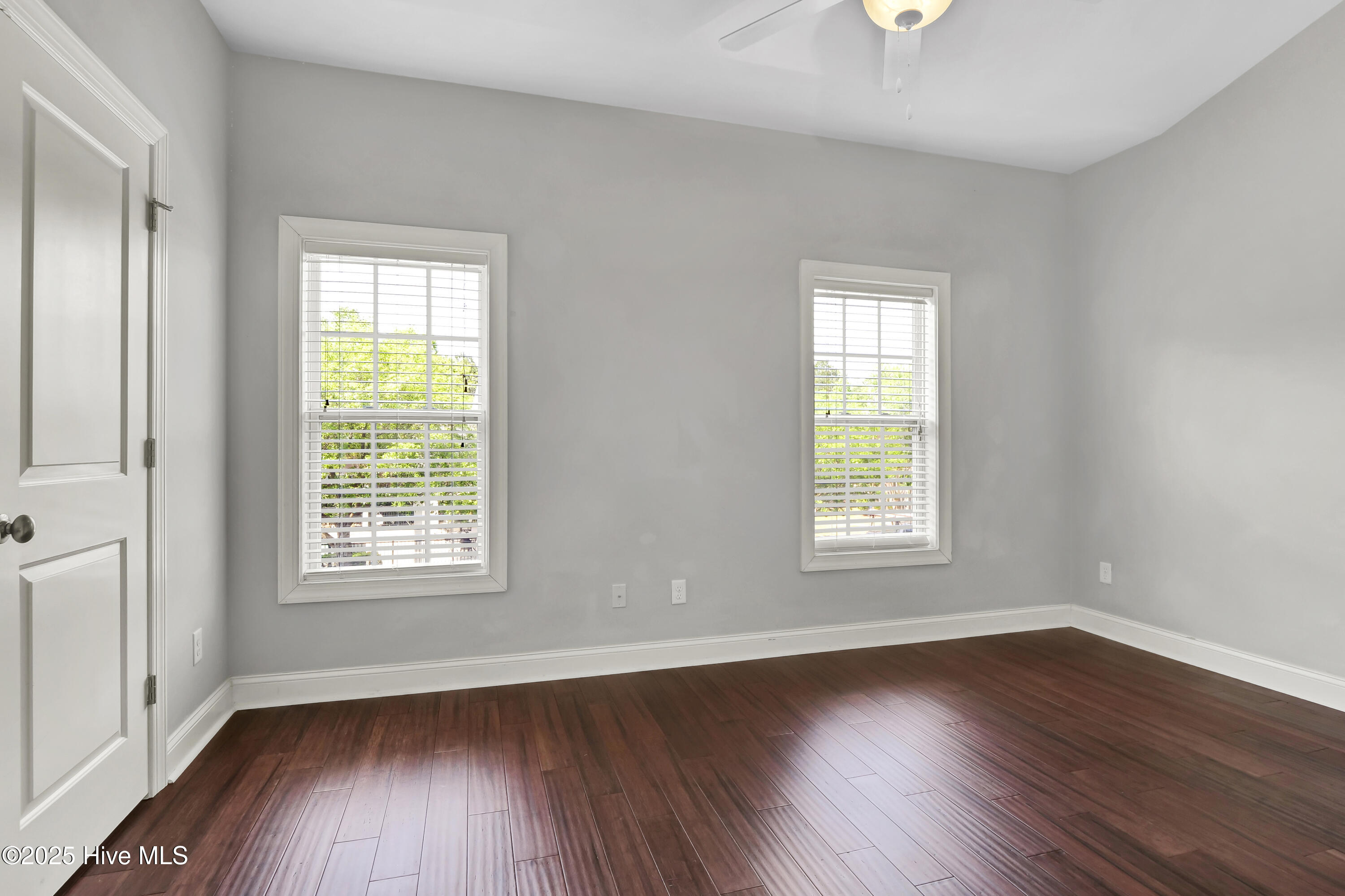 100504988 | Photo 24