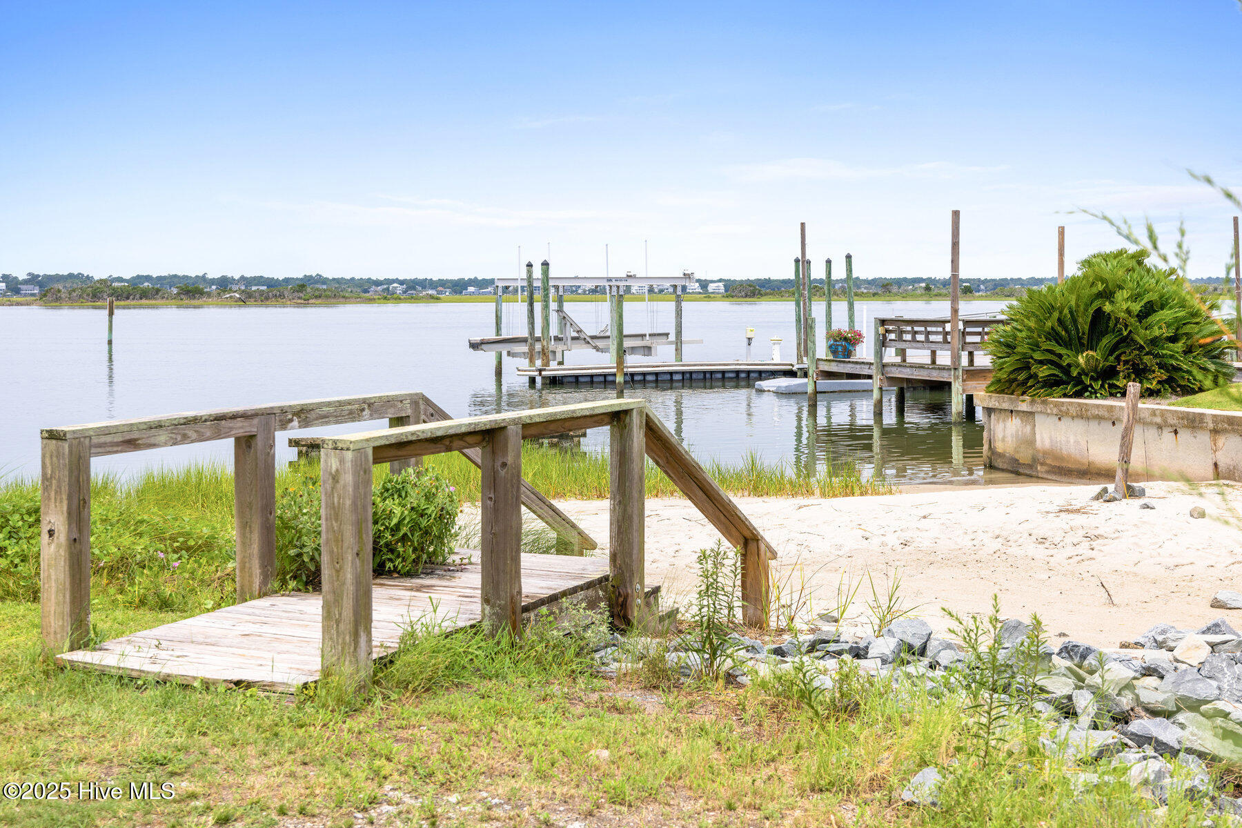 100523627 | Photo 68