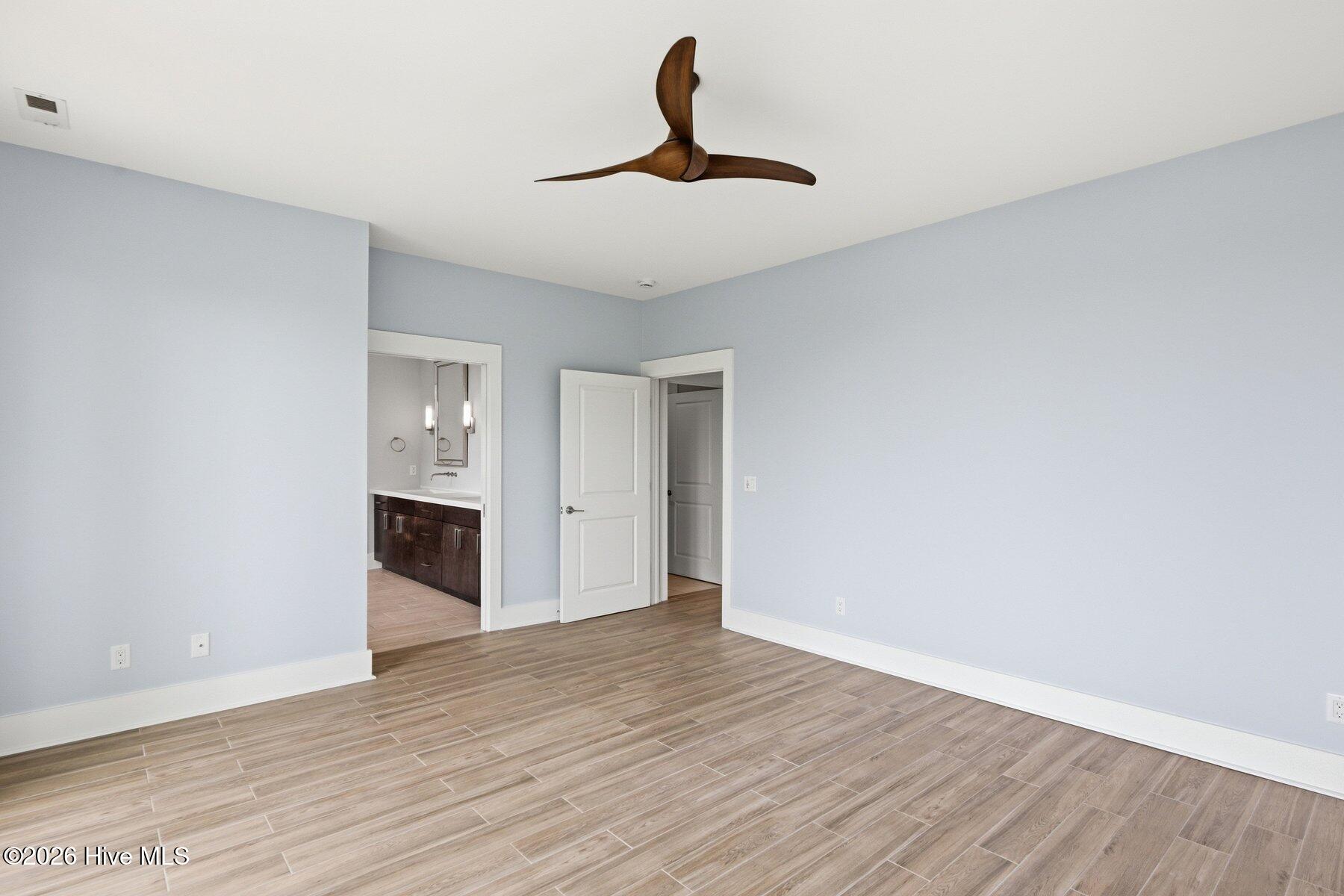 100566694 | Photo 27