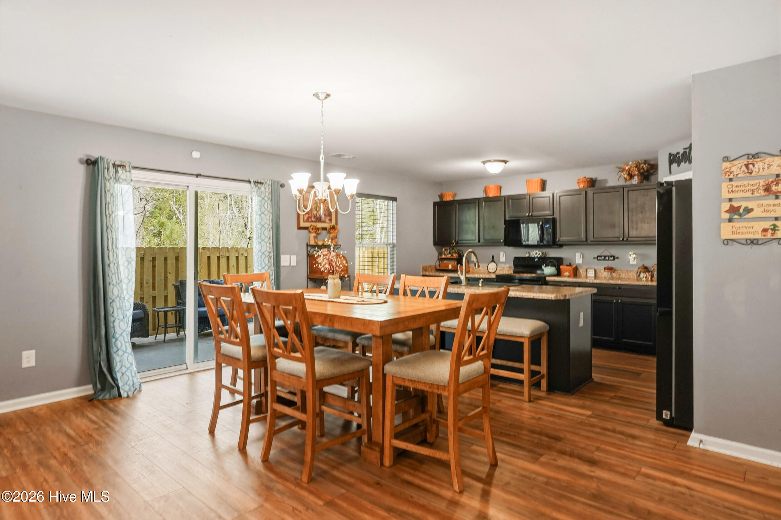 100556513 | Photo 11