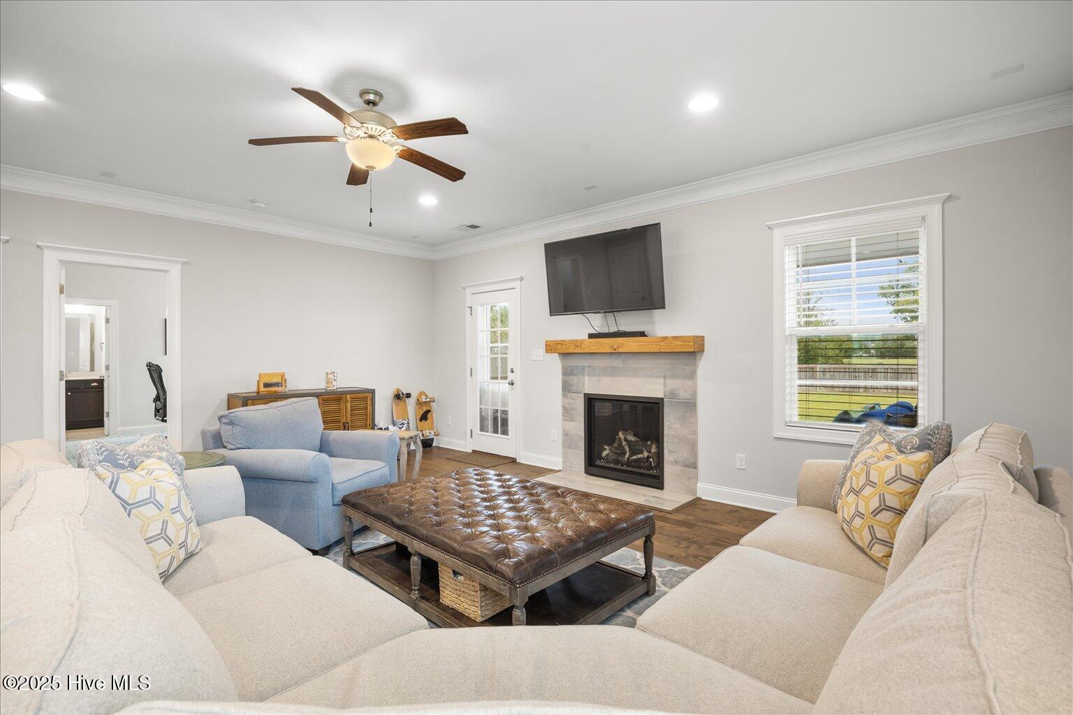 100530292 | Photo 15