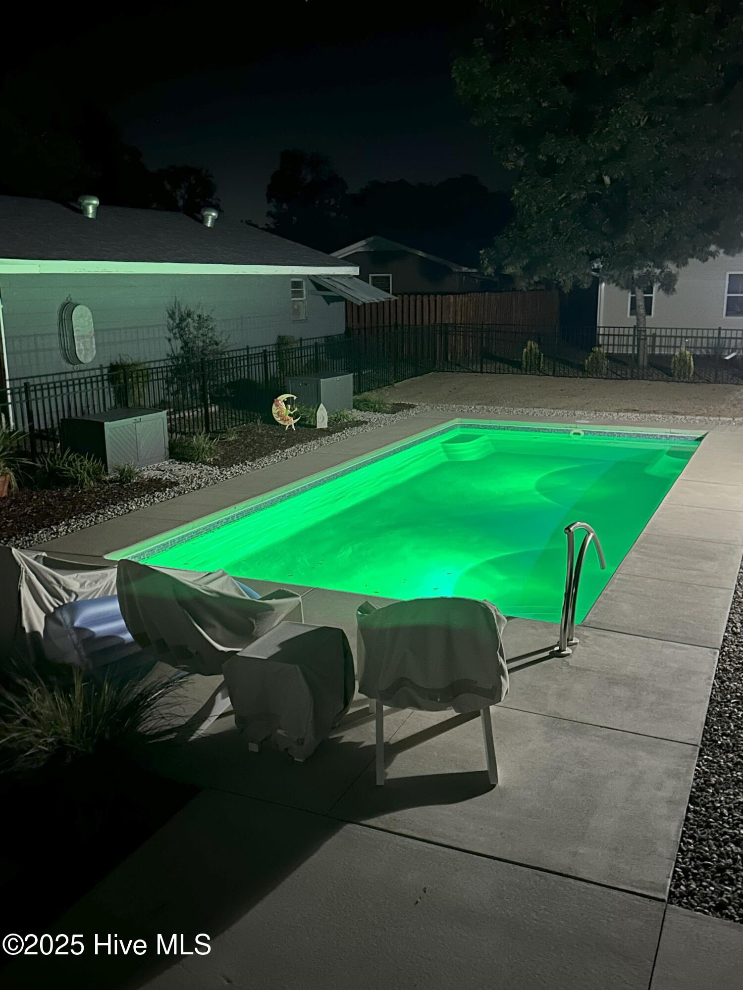 100553447 | Photo 49