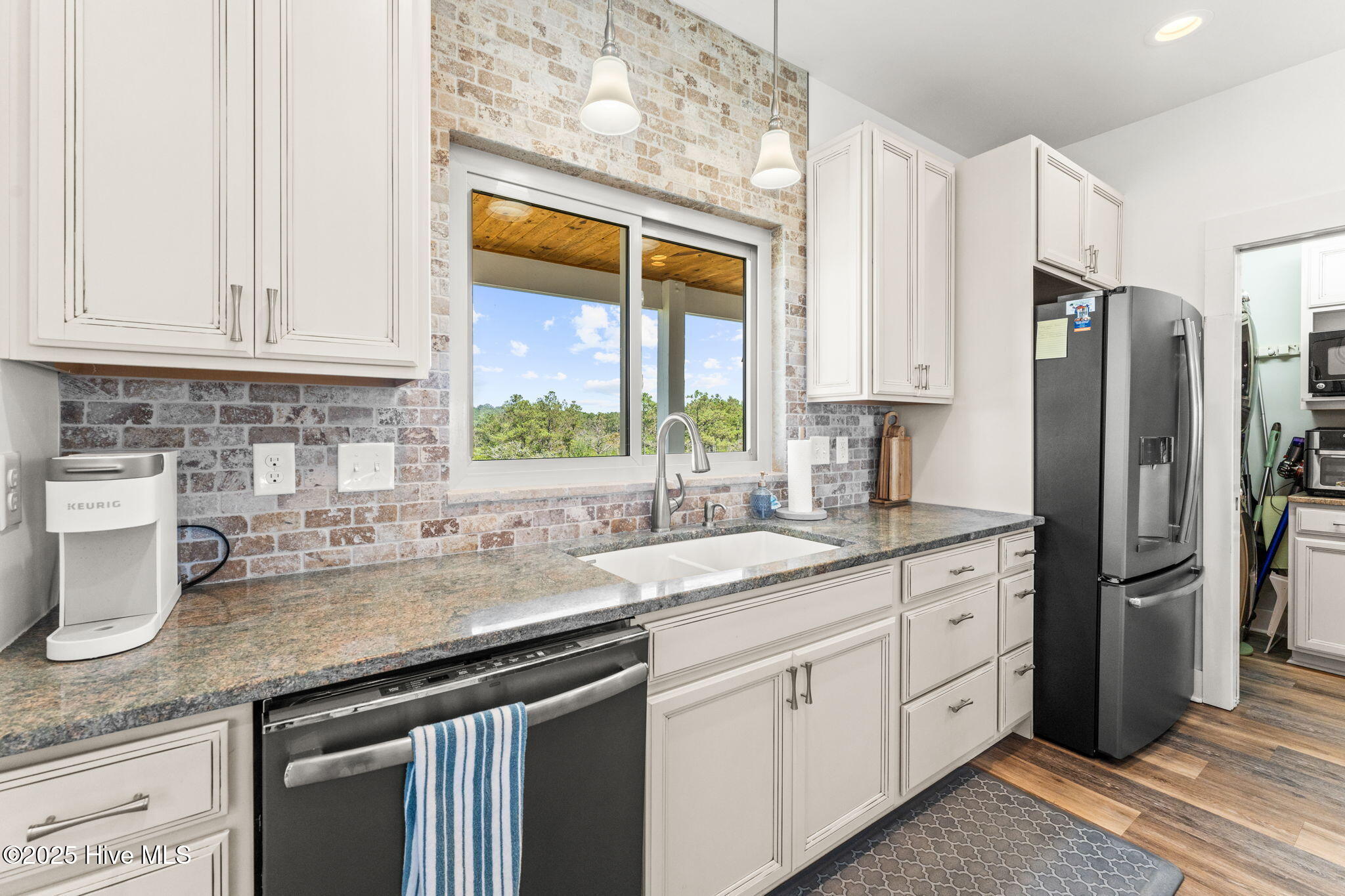 100514865 | Photo 31