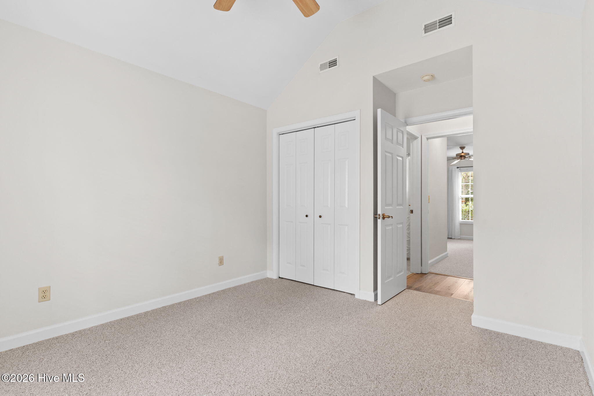 100549581 | Photo 37