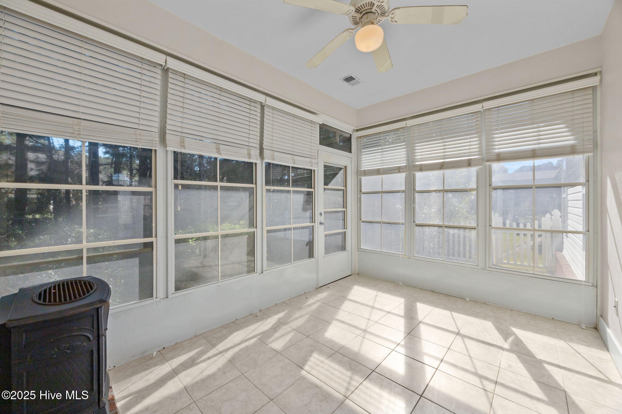 100539449 | Photo 28