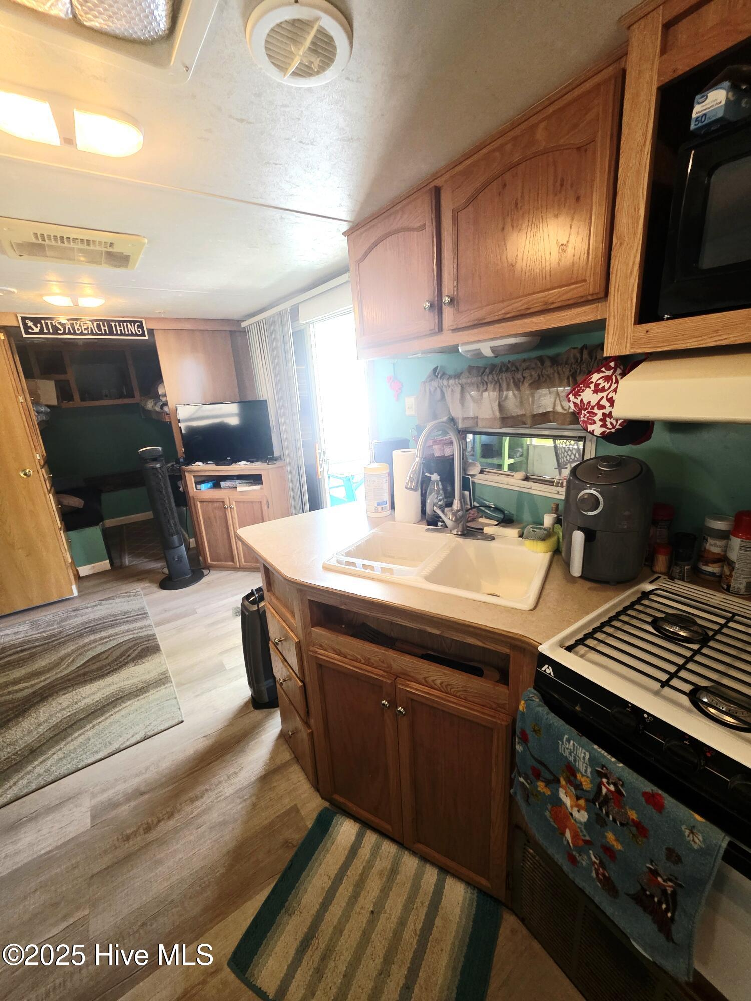 100495814 | Photo 14