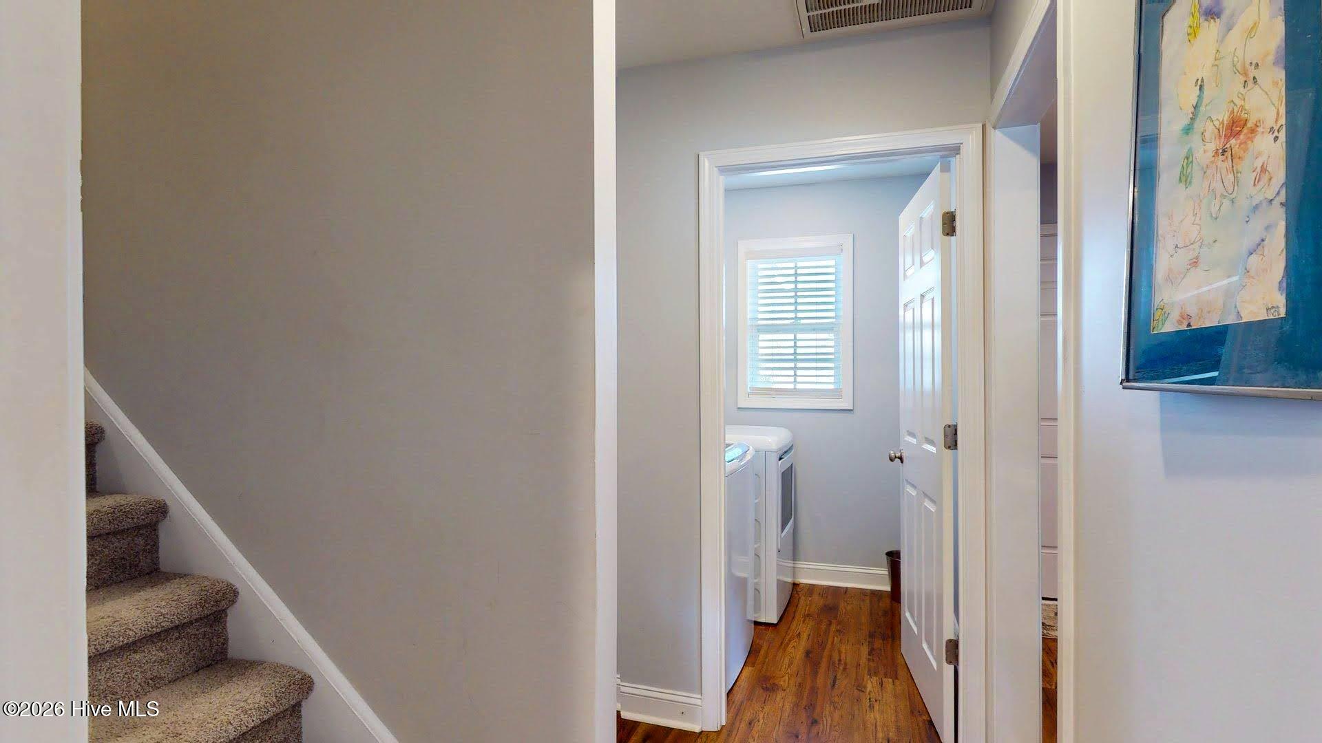 100548342 | Photo 28