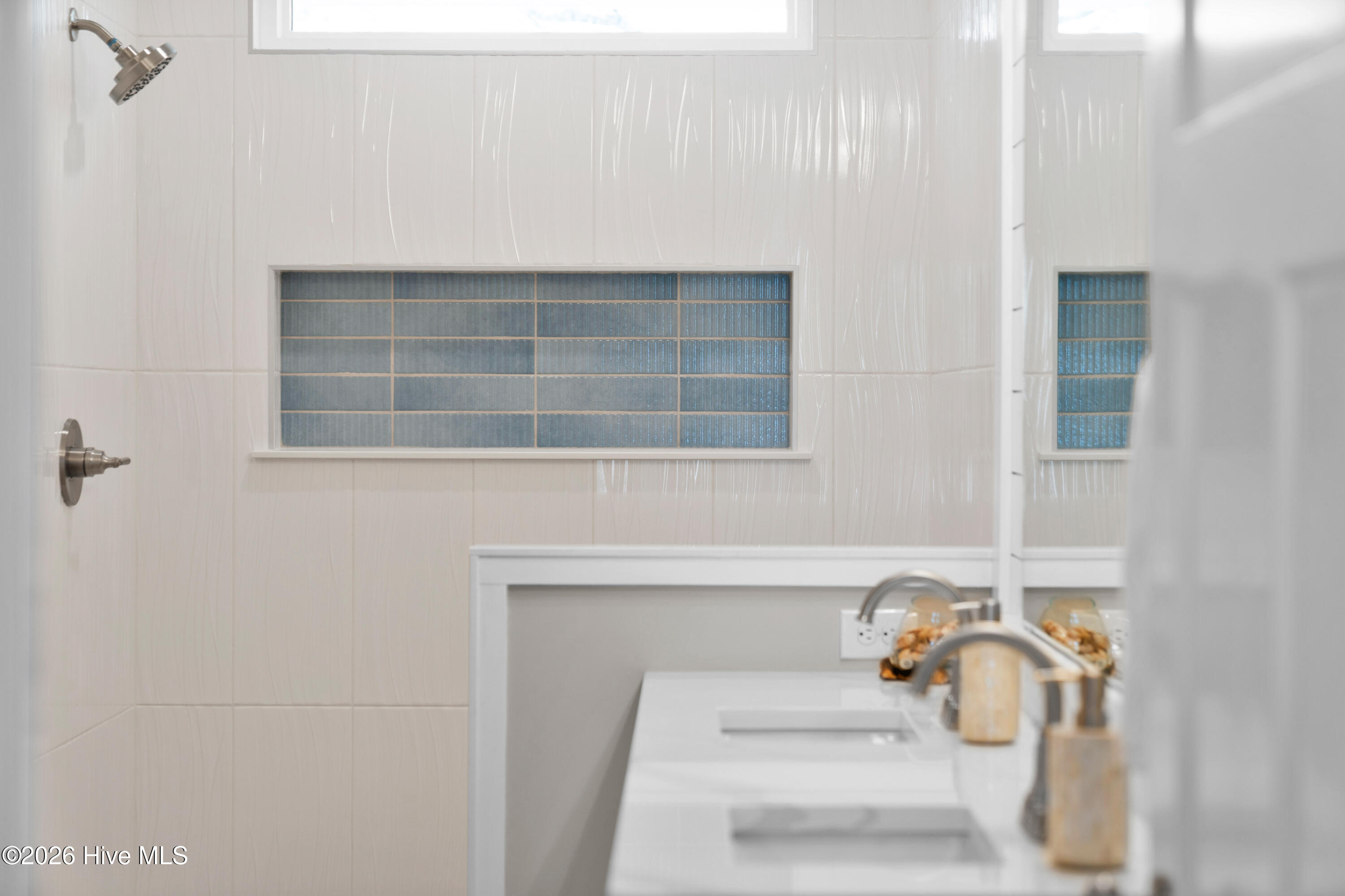 100564696 | Photo 18