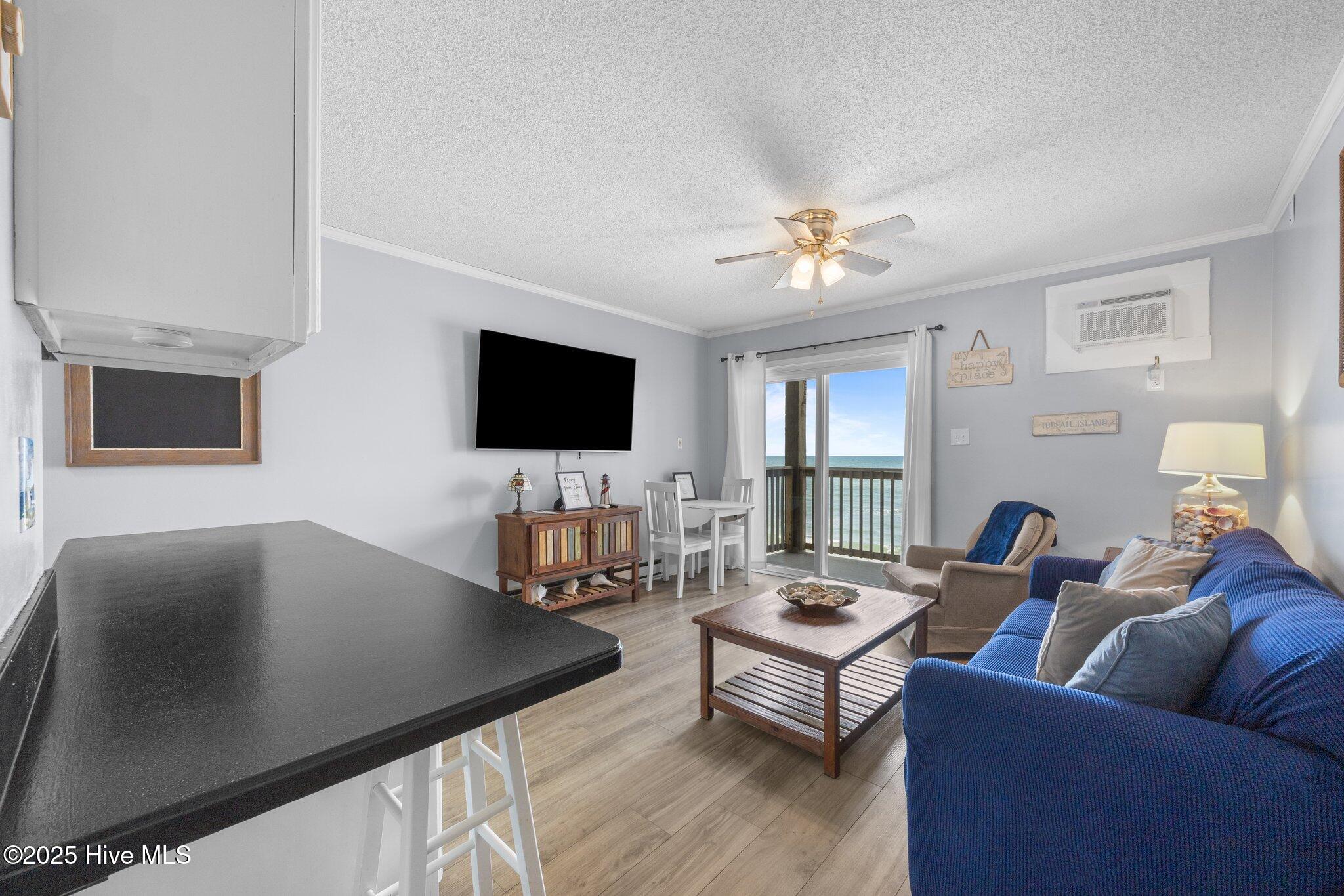 100509315 | Photo 16