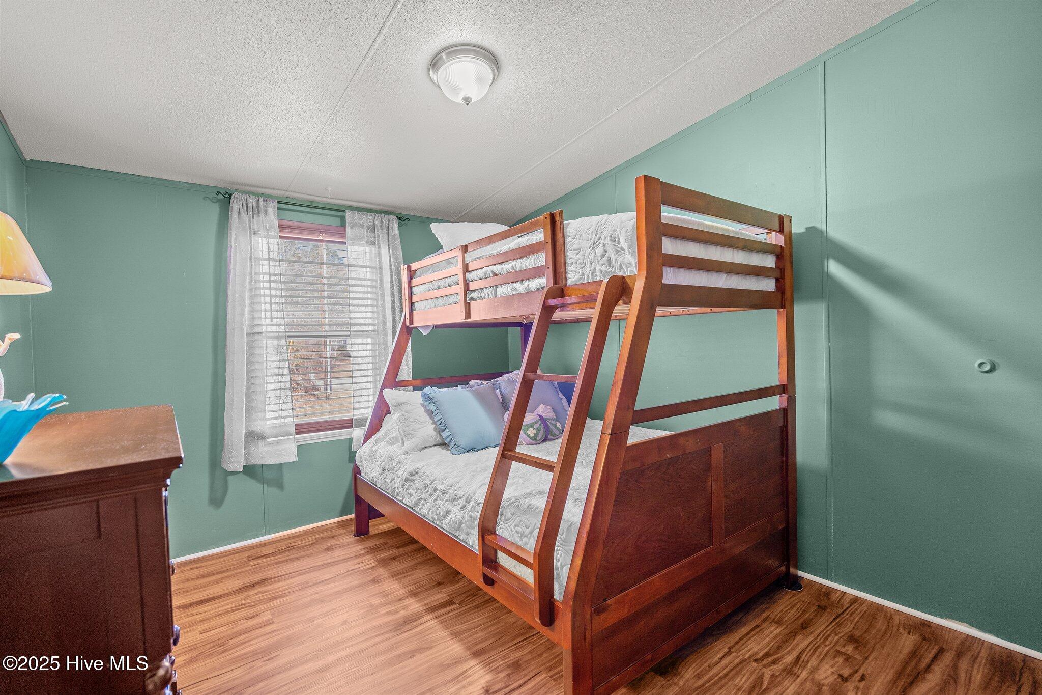 100564611 | Photo 20