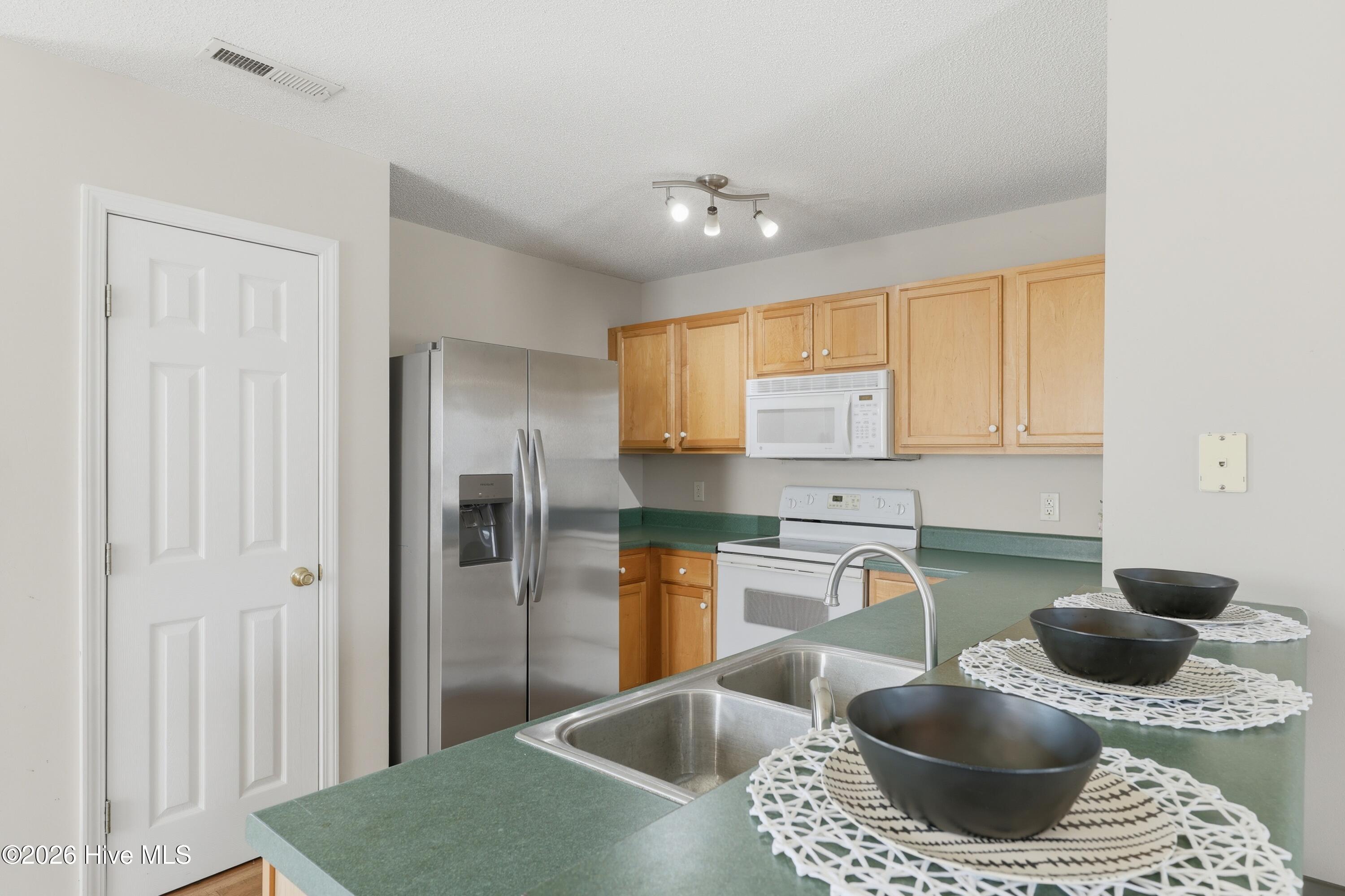 100562580 | Photo 11