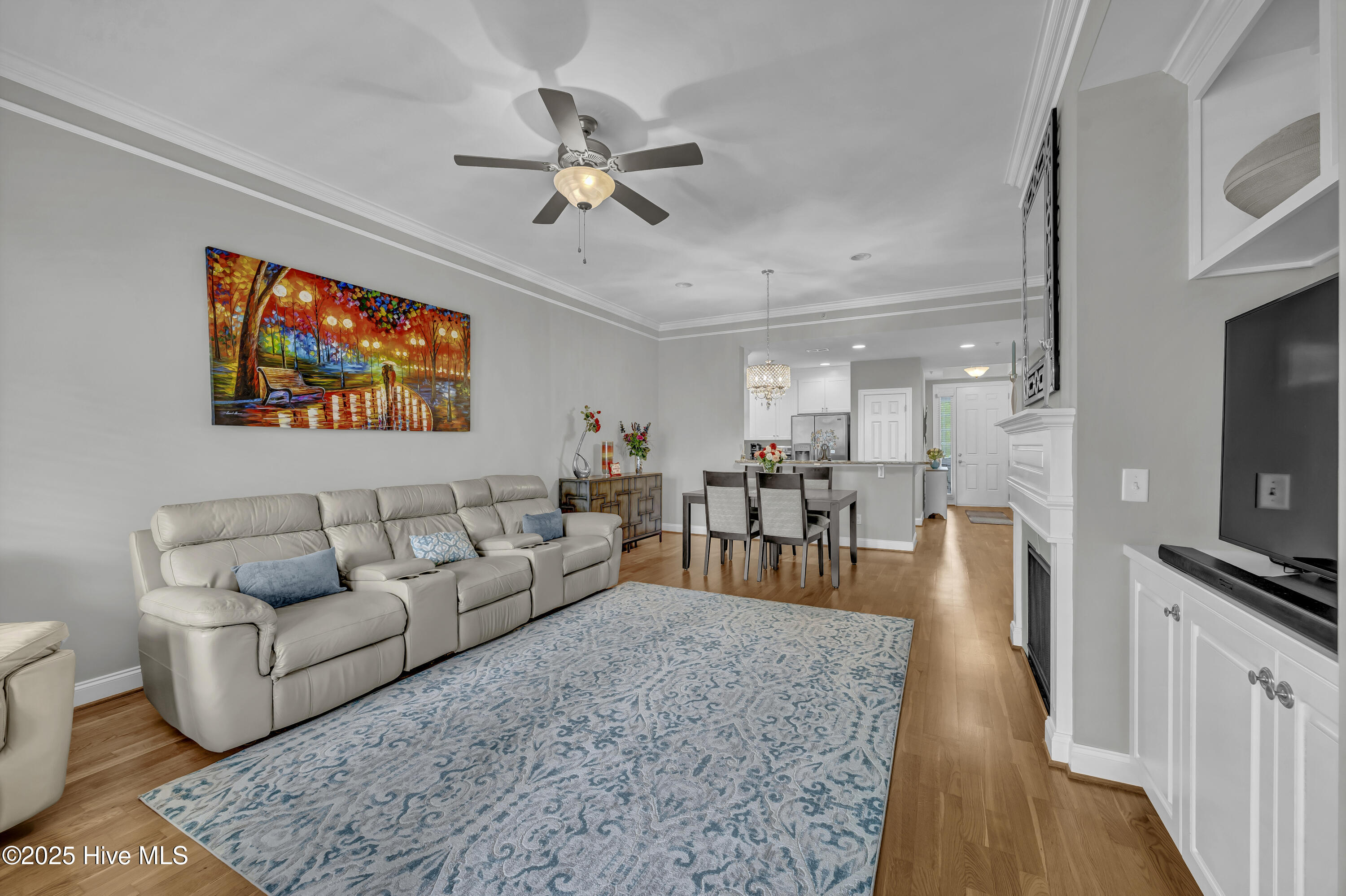 100551709 | Photo 13