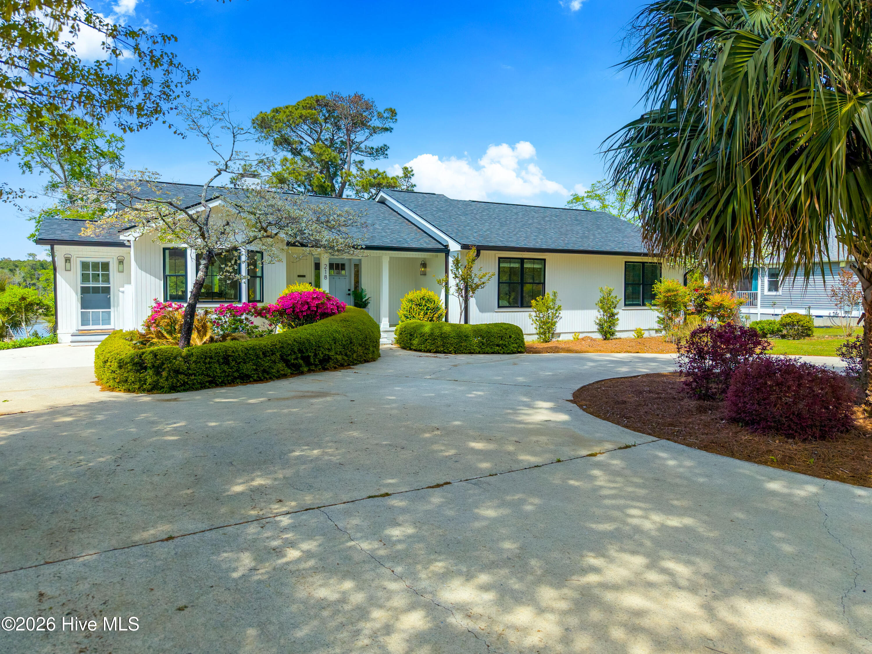 100556349 | Photo 54