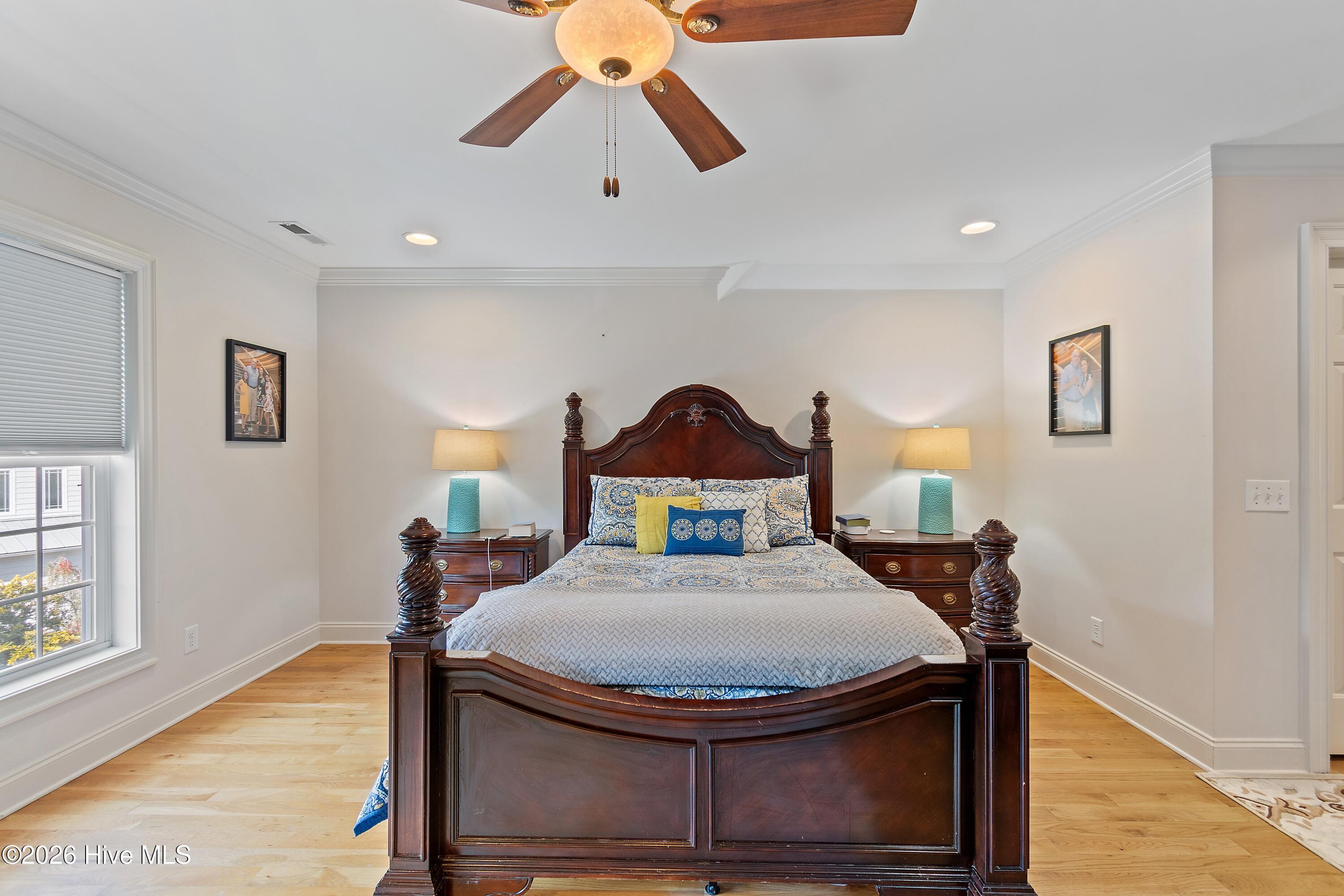 100559303 | Photo 49