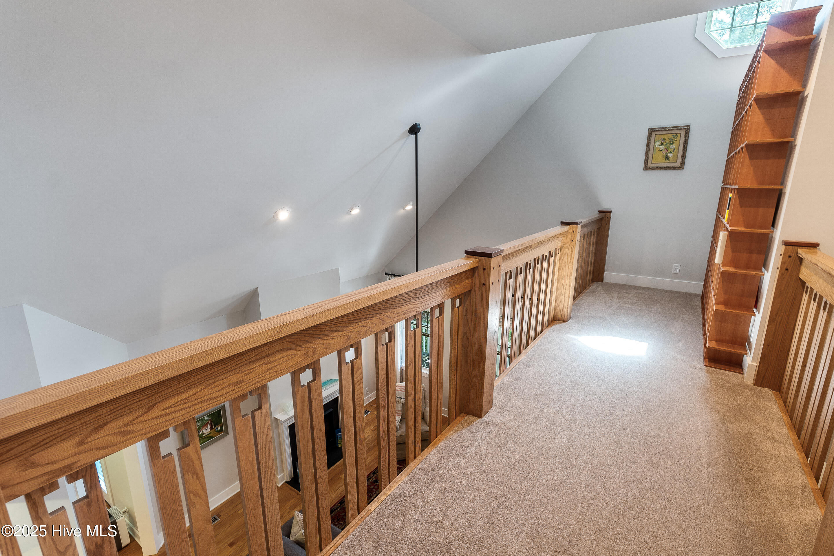 100505939 | Photo 47