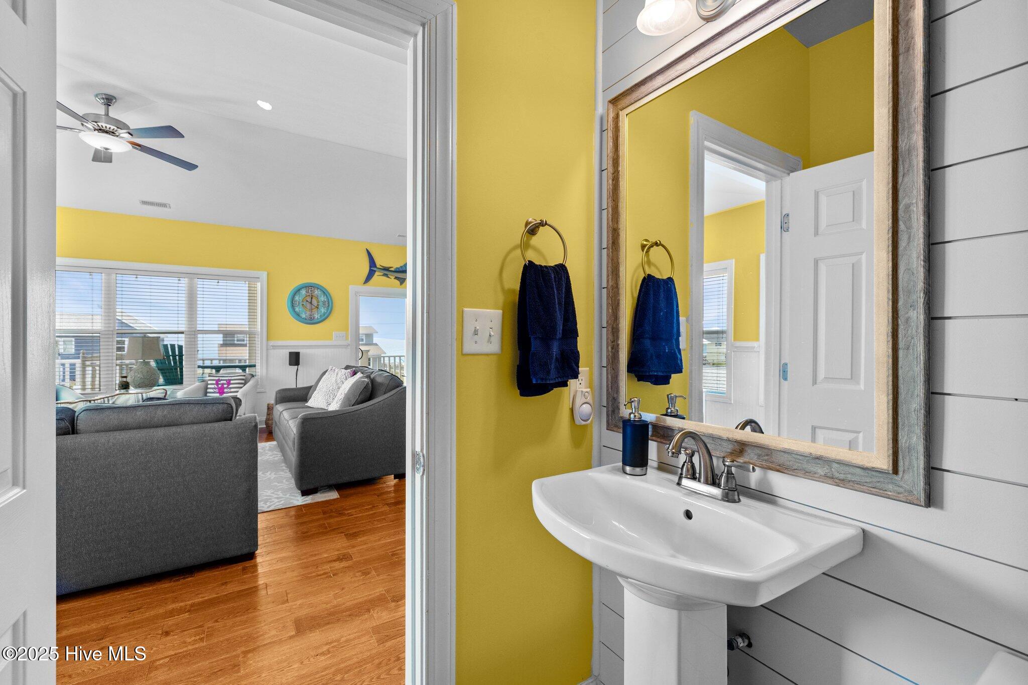 100509576 | Photo 16